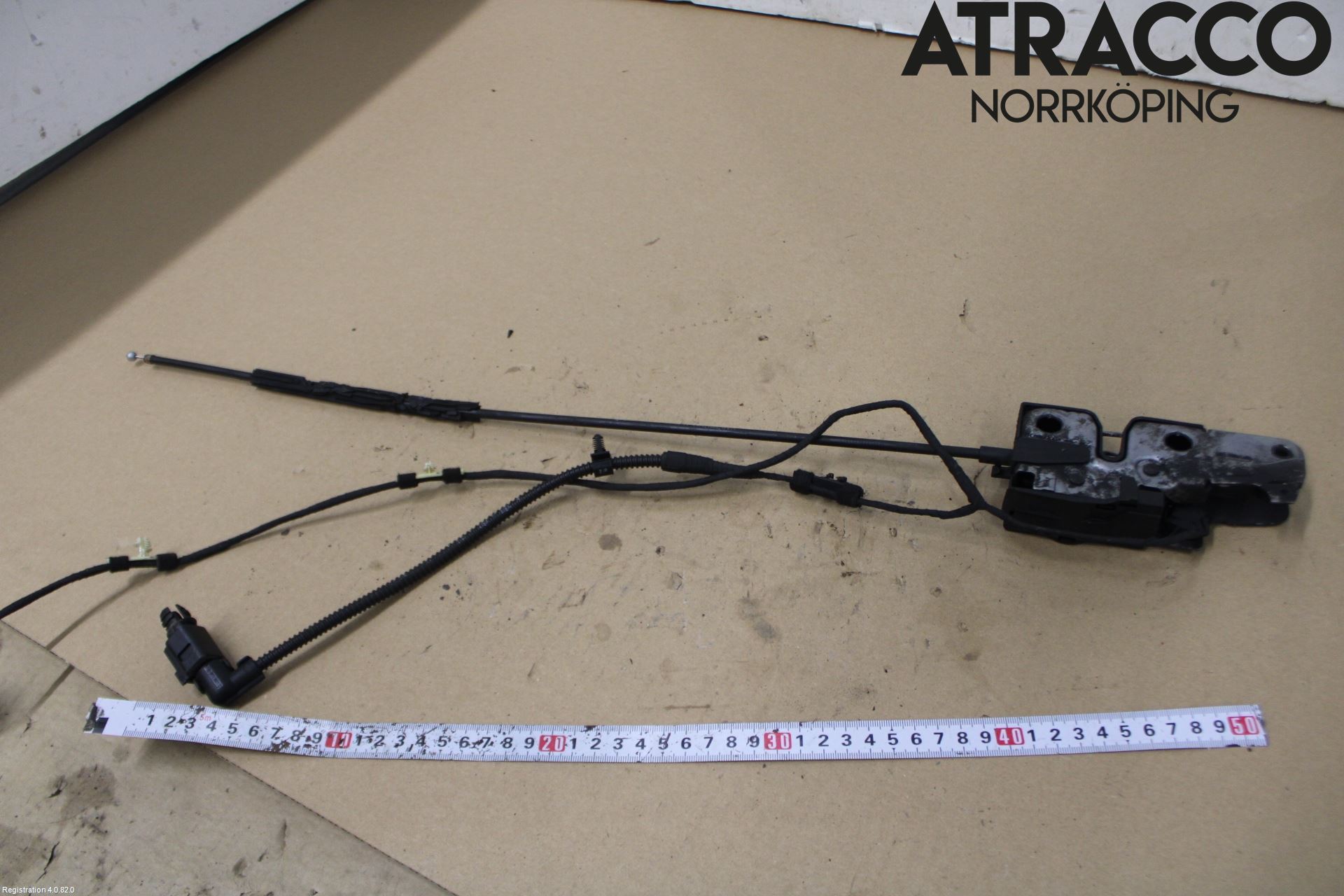 Volkswagen VW PASSAT 11-14 Huvlås