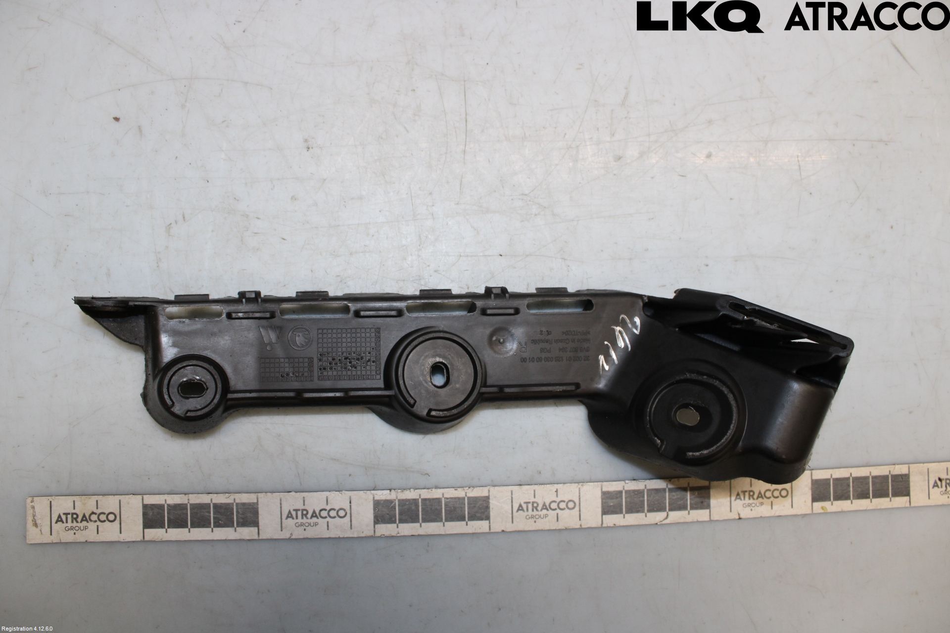 Skoda FABIA 15-21 Stötfångarfäste Bak Hö