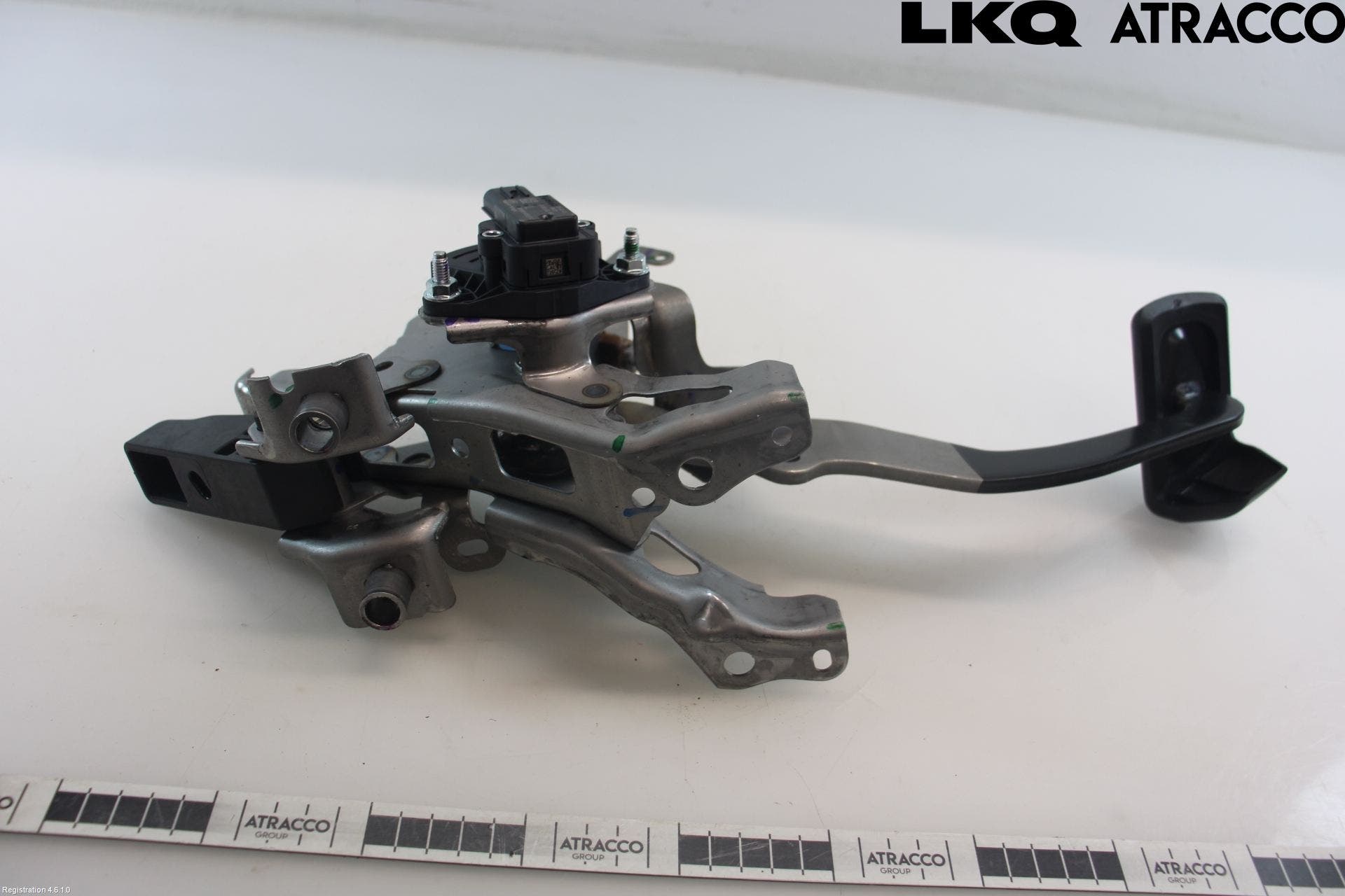 Toyota YARIS CROSS XP21 21- Bromspedal