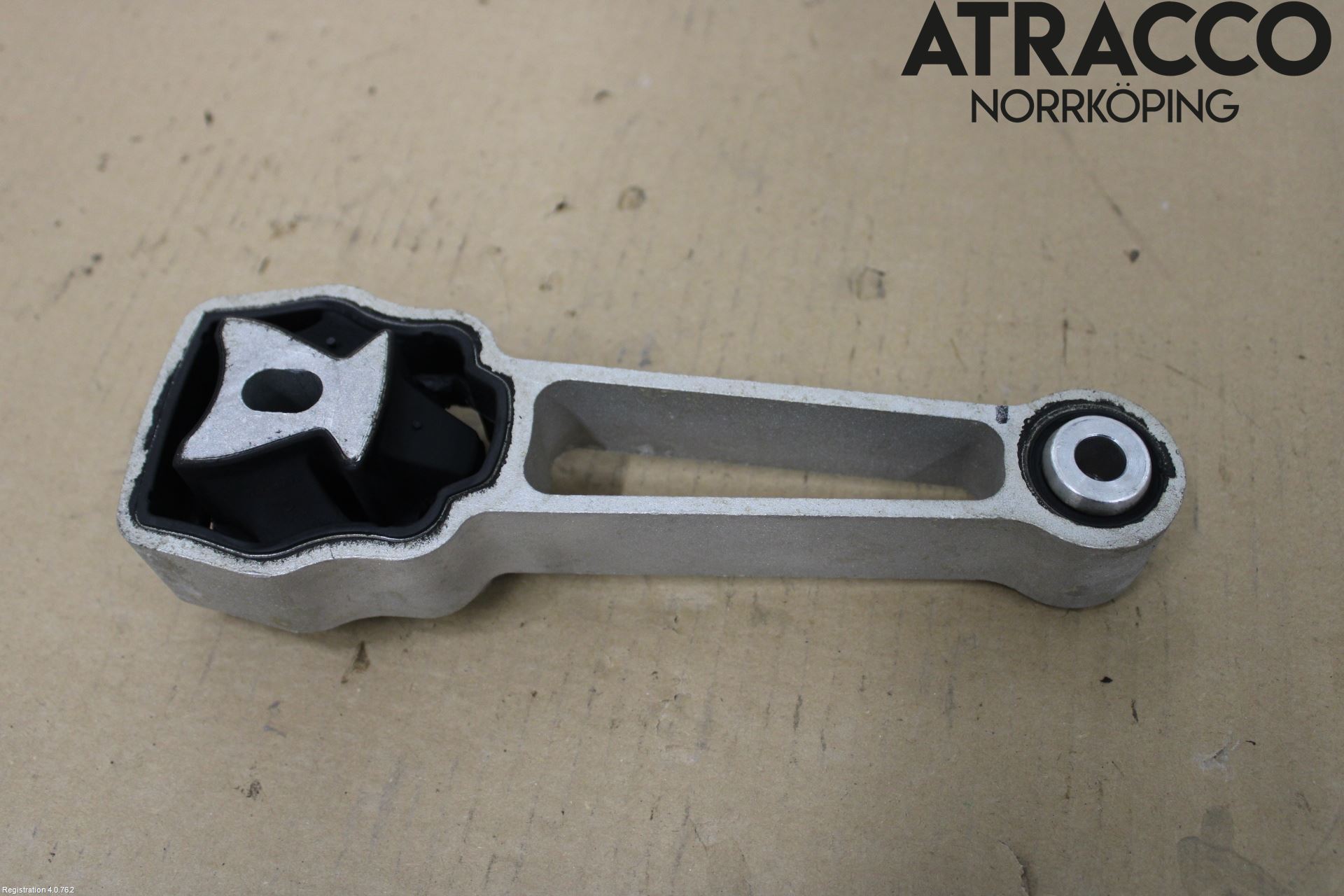 Jaguar E-PACE 17- Motorfäste