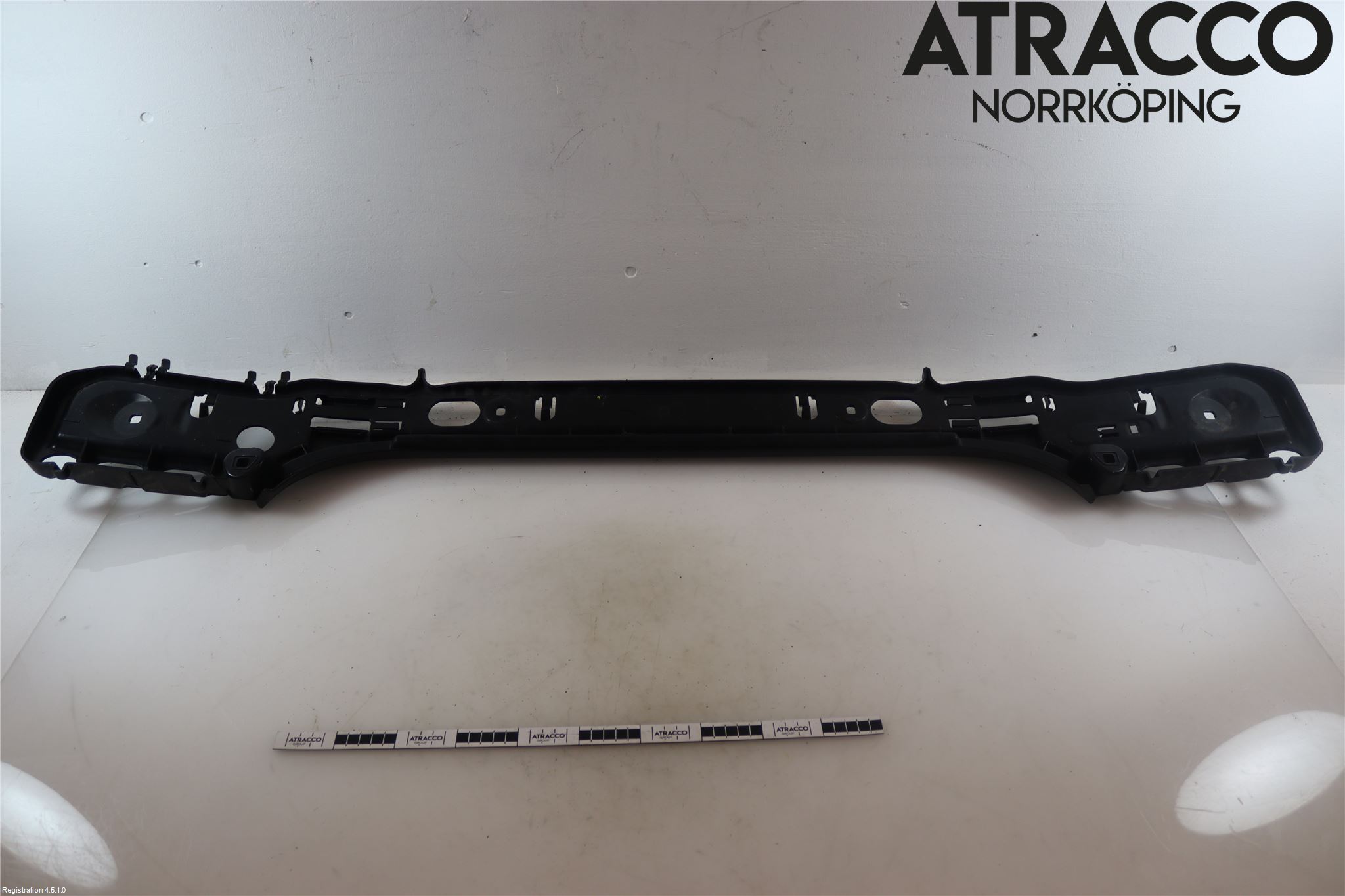 BMW 5 E60/61 Sed/Tou 02-10 Stötfångardel Bak Mitt