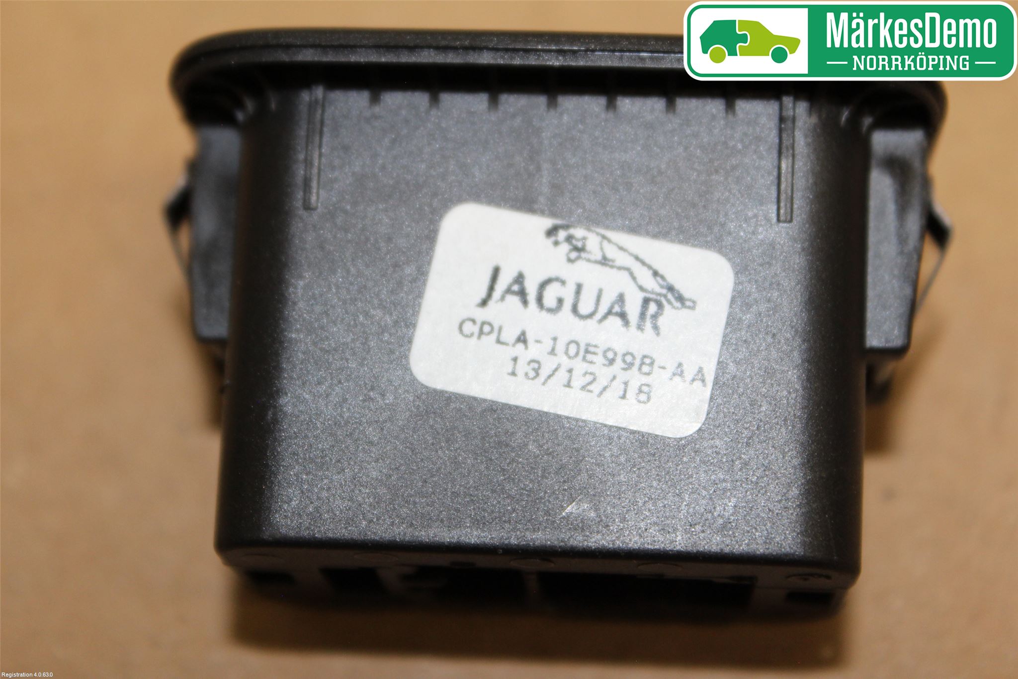 Jaguar I-PACE 18- Strömställare Baklucka