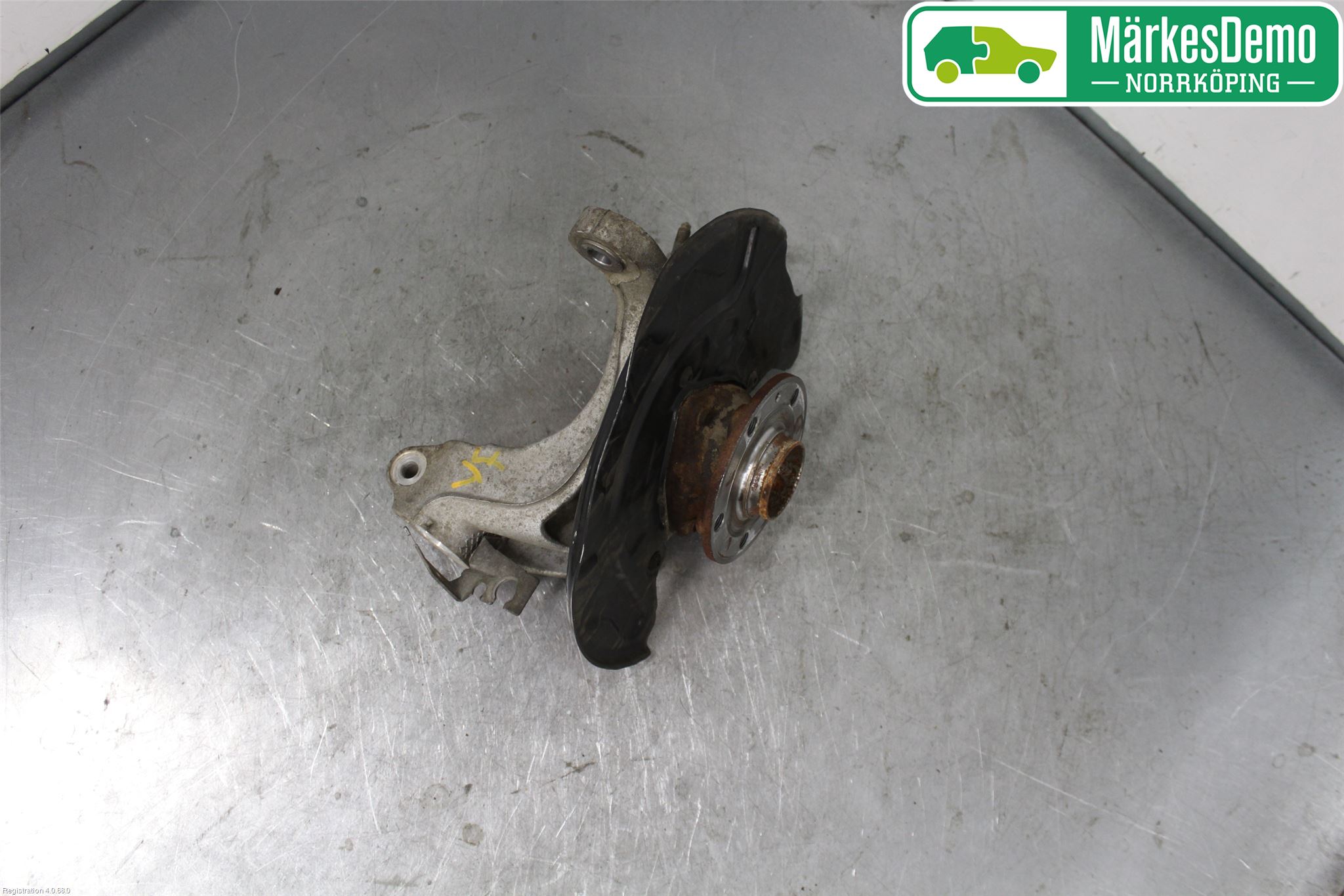 Audi Q2/SQ2 17- Styrspindel Lagerhus Vä