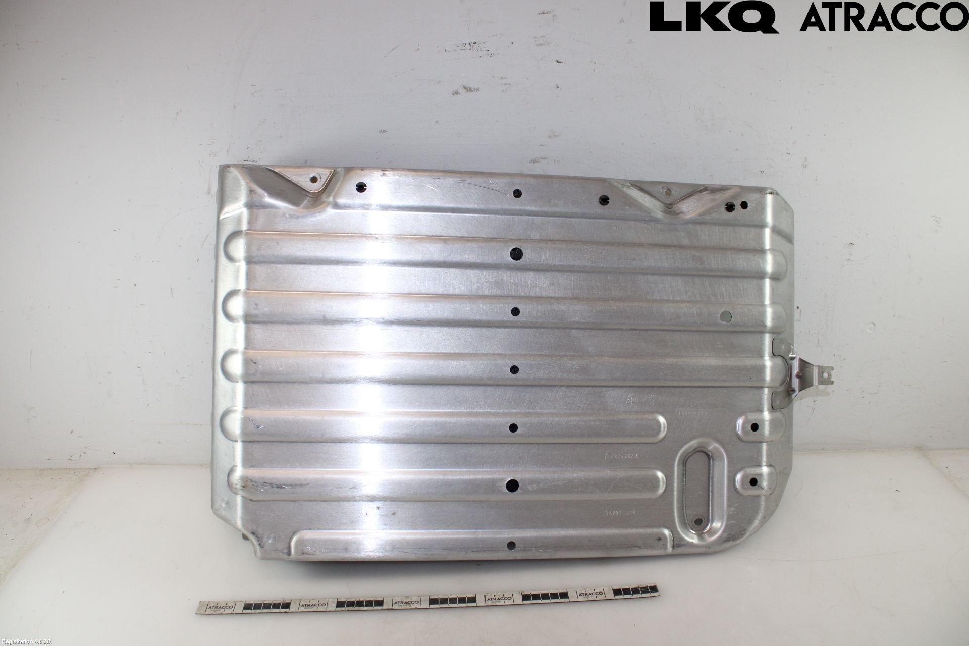 Volkswagen VW TRANSP/CARAVELLE (T7) 22-24 Hasplåt Plåt-Plast