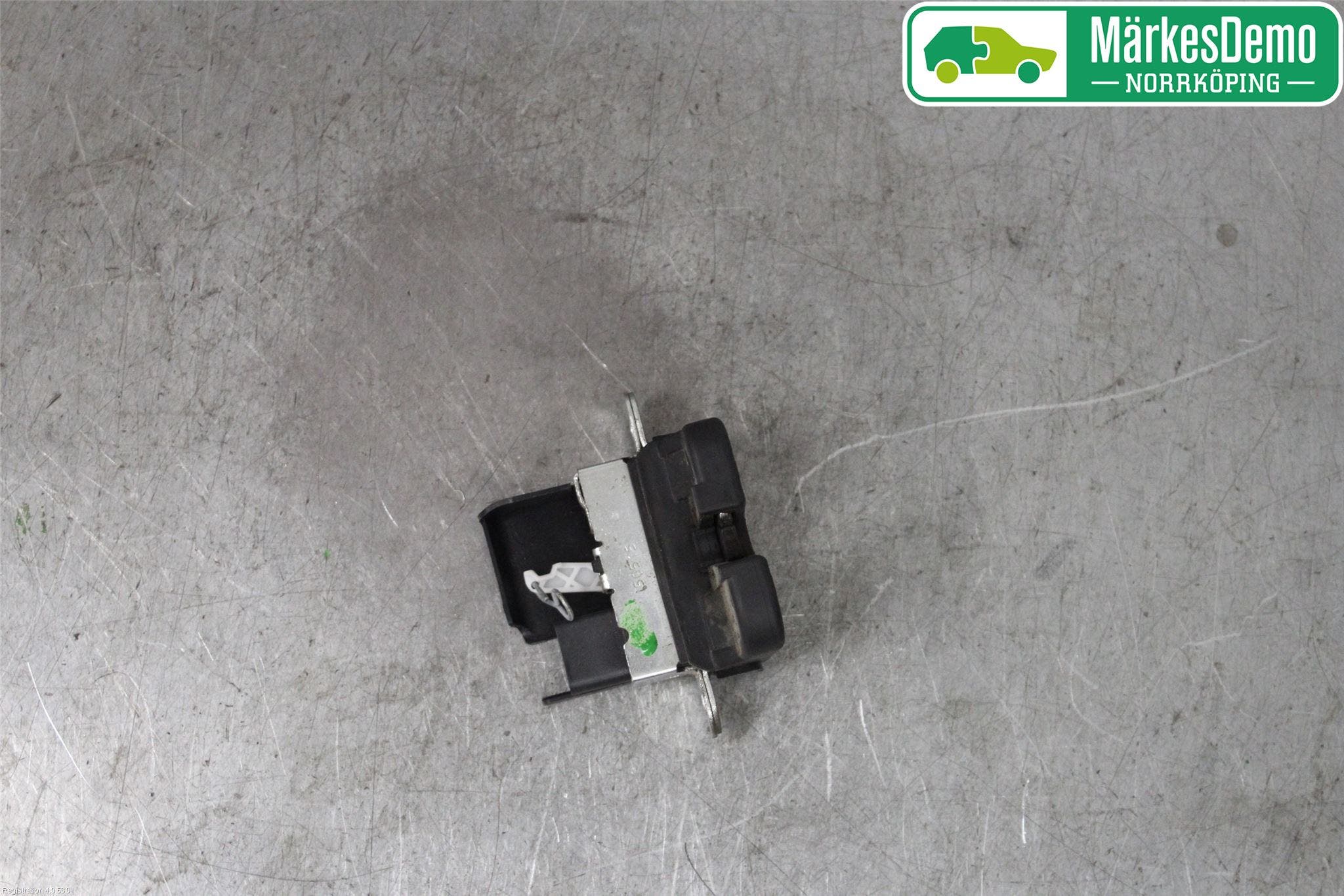 Volkswagen VW CADDY 16-20 Låskista Baklucka