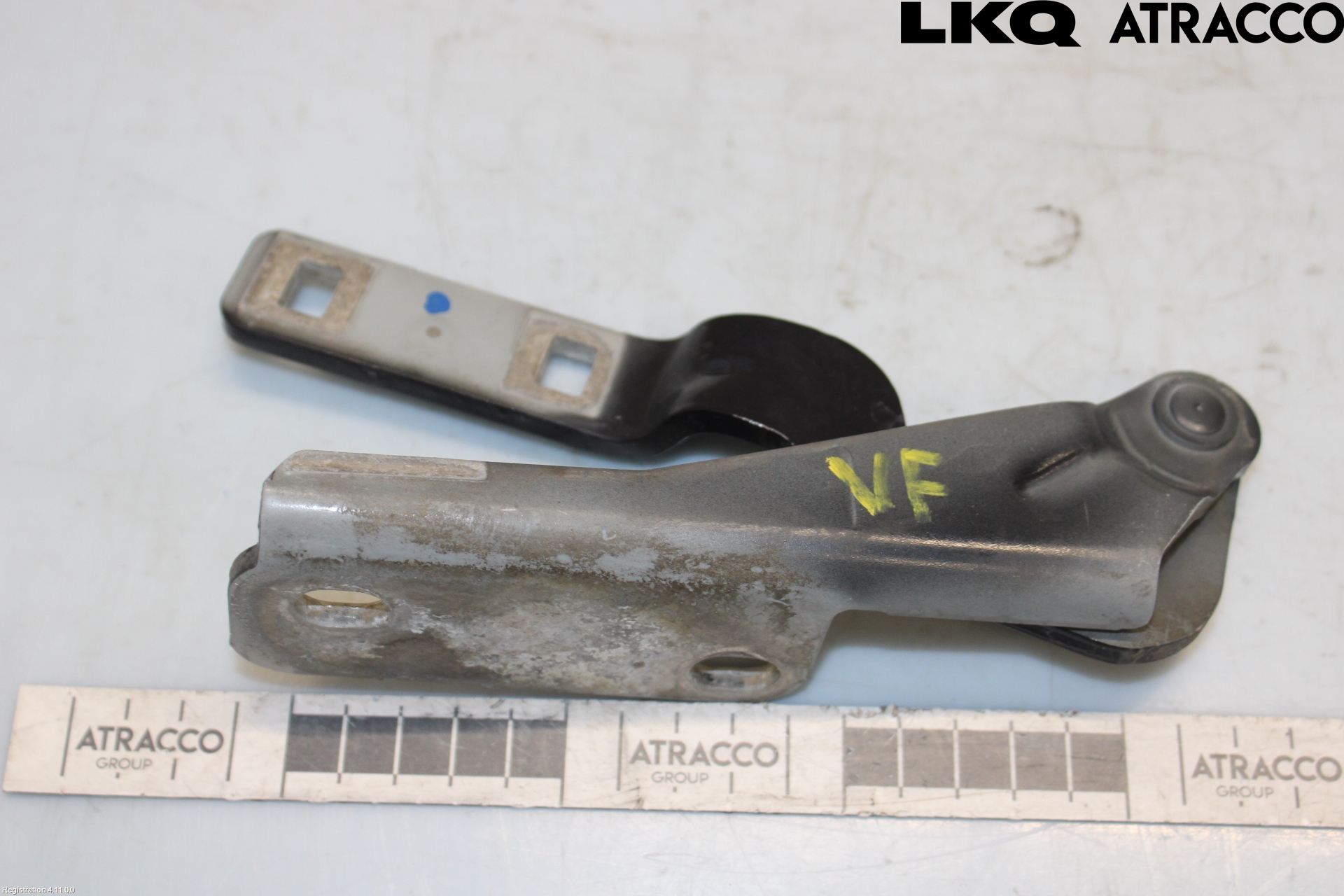 Audi A8/S8 4D 94-02 Huvgångjärn