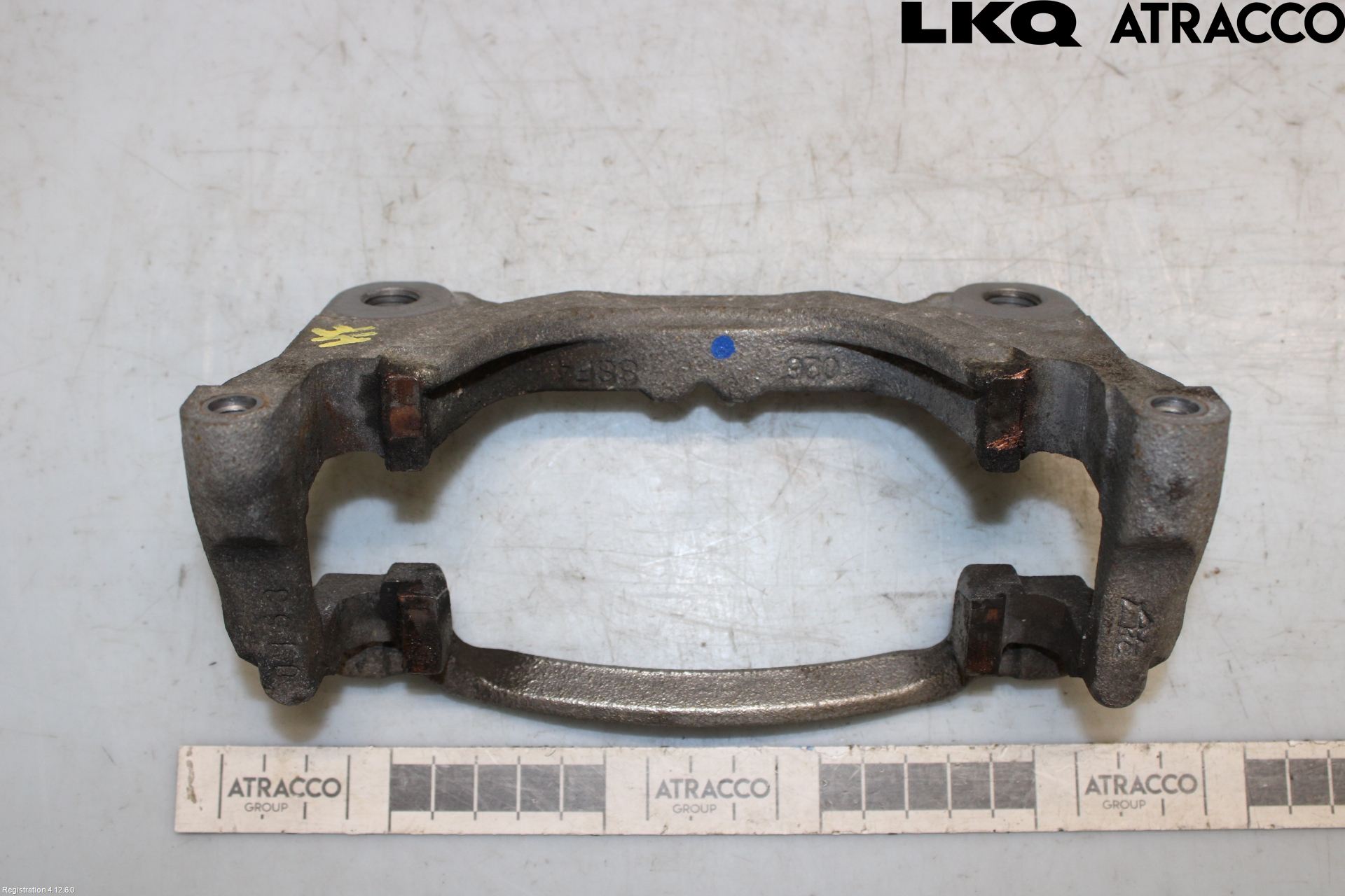 MG 4 23- Bromsokshållare