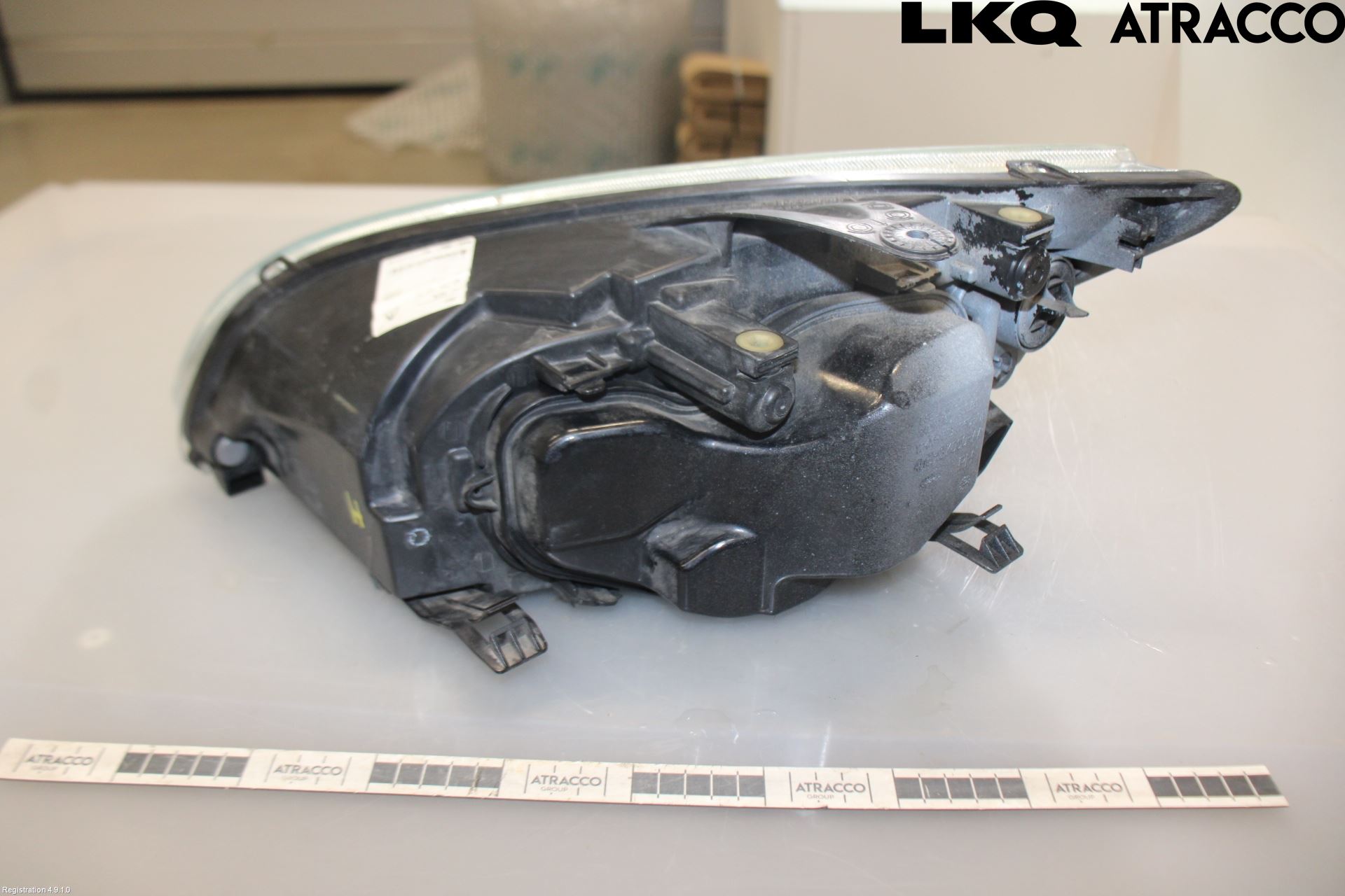 Ford FOCUS     04-07 Strålkastare Höger