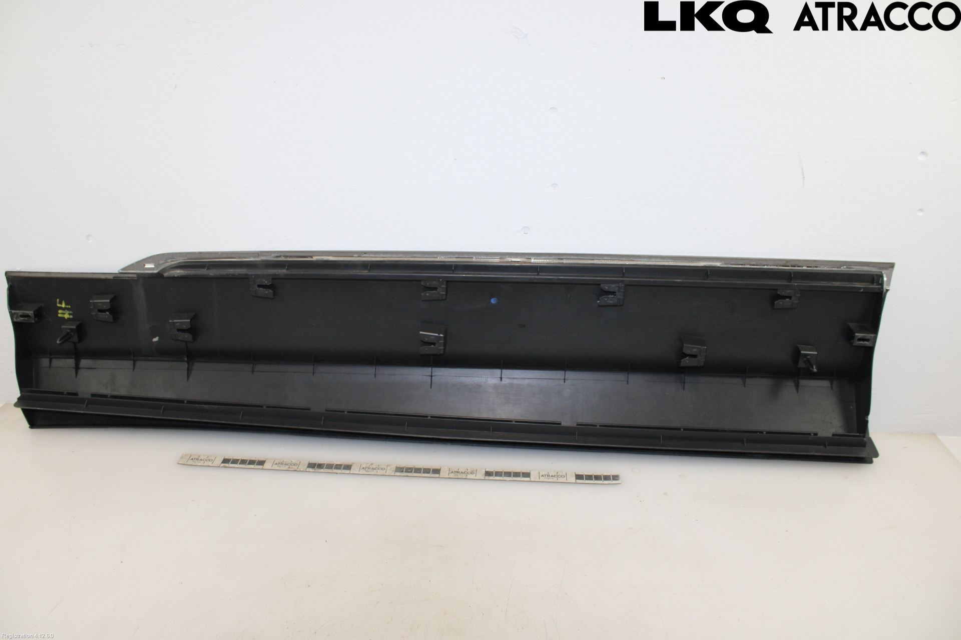 Volkswagen VW TIGUAN 16-24 Dörr Dekorlist Fram Hö