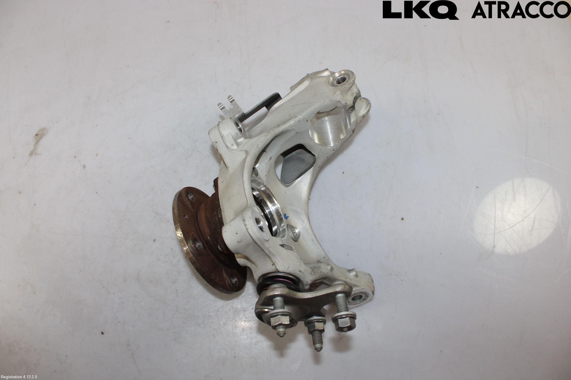 Volkswagen VW PASSAT 24- Styrspindel Lagerhus Hö