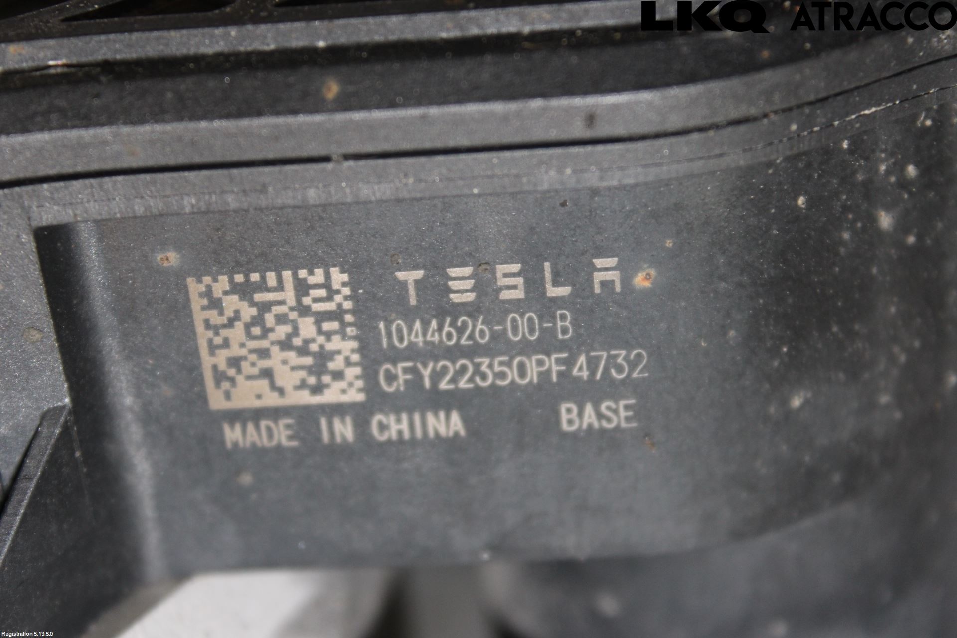 Tesla MODEL 3 17- Bromsok Bak Höger