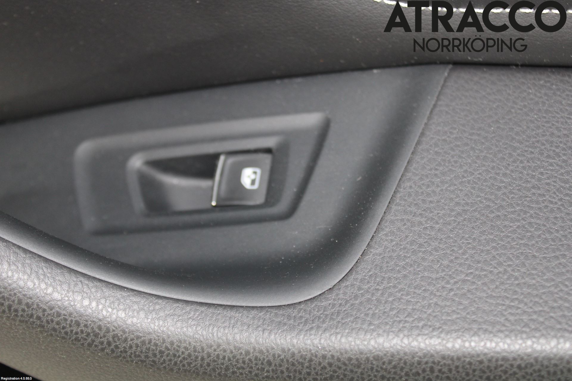 Volkswagen VW PASSAT 20-24 Dörrklädsel Hö
