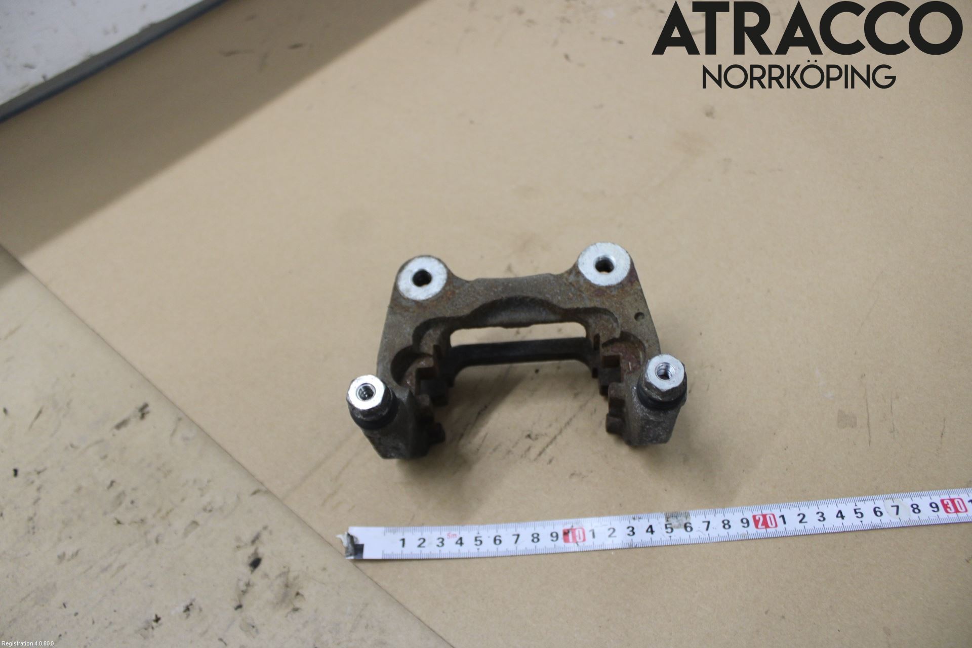 Toyota RAV4 19- Bromsokshållare