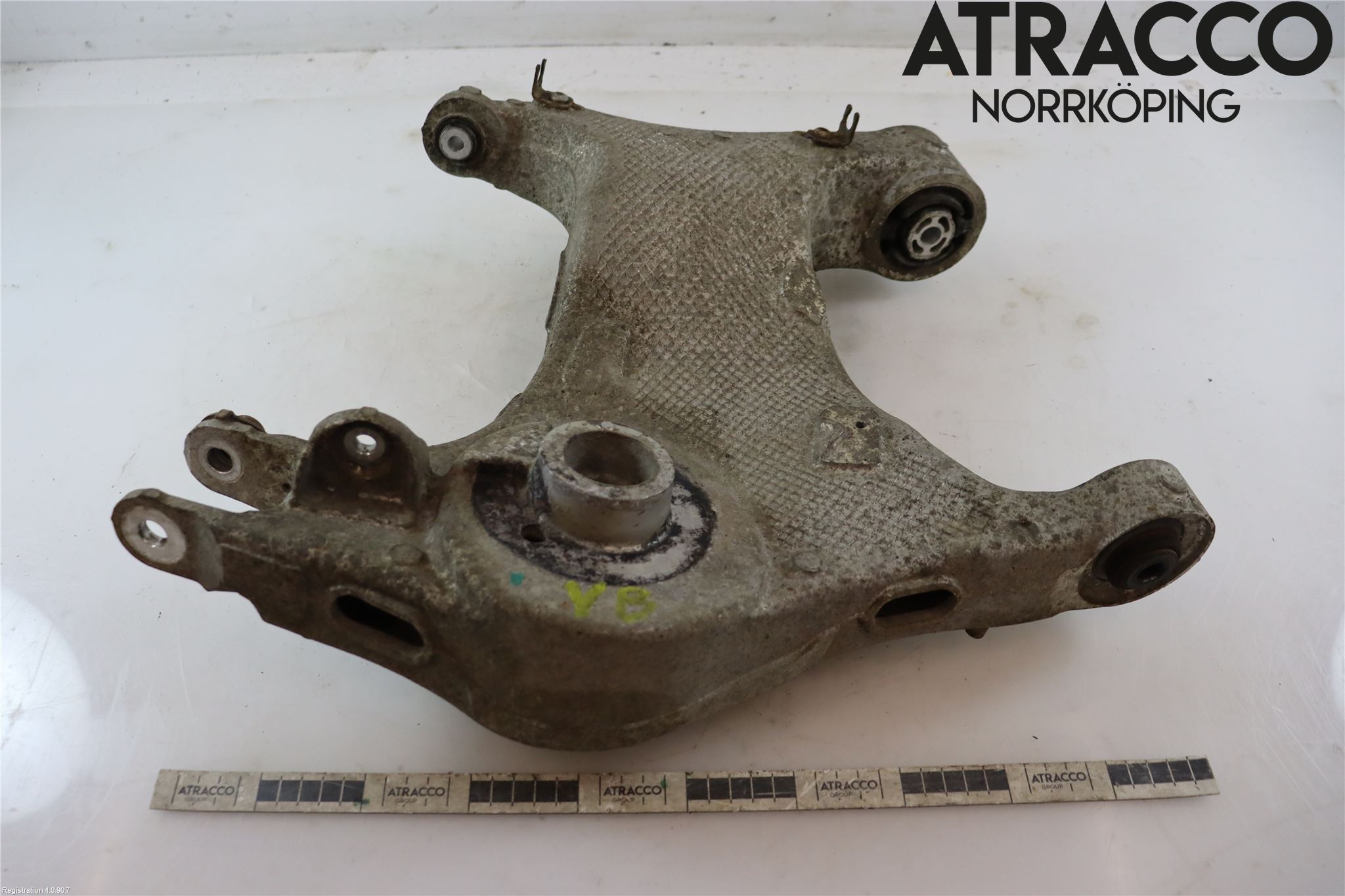 Jaguar F-PACE Bärarm Bak Vänster