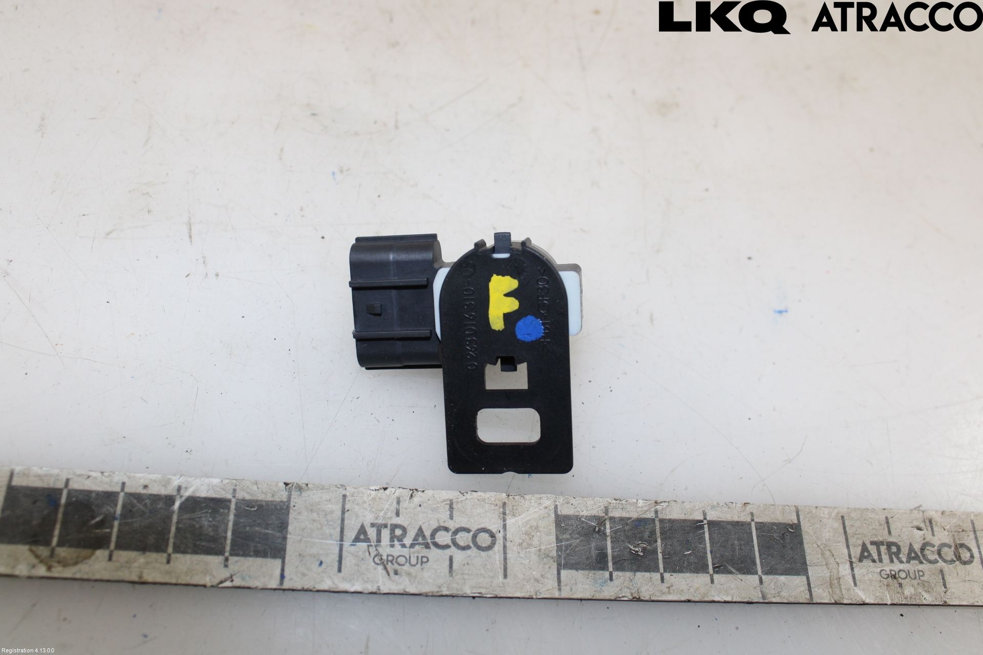 Honda CR-V 13-18 Parkeringshjälp Frontsensor