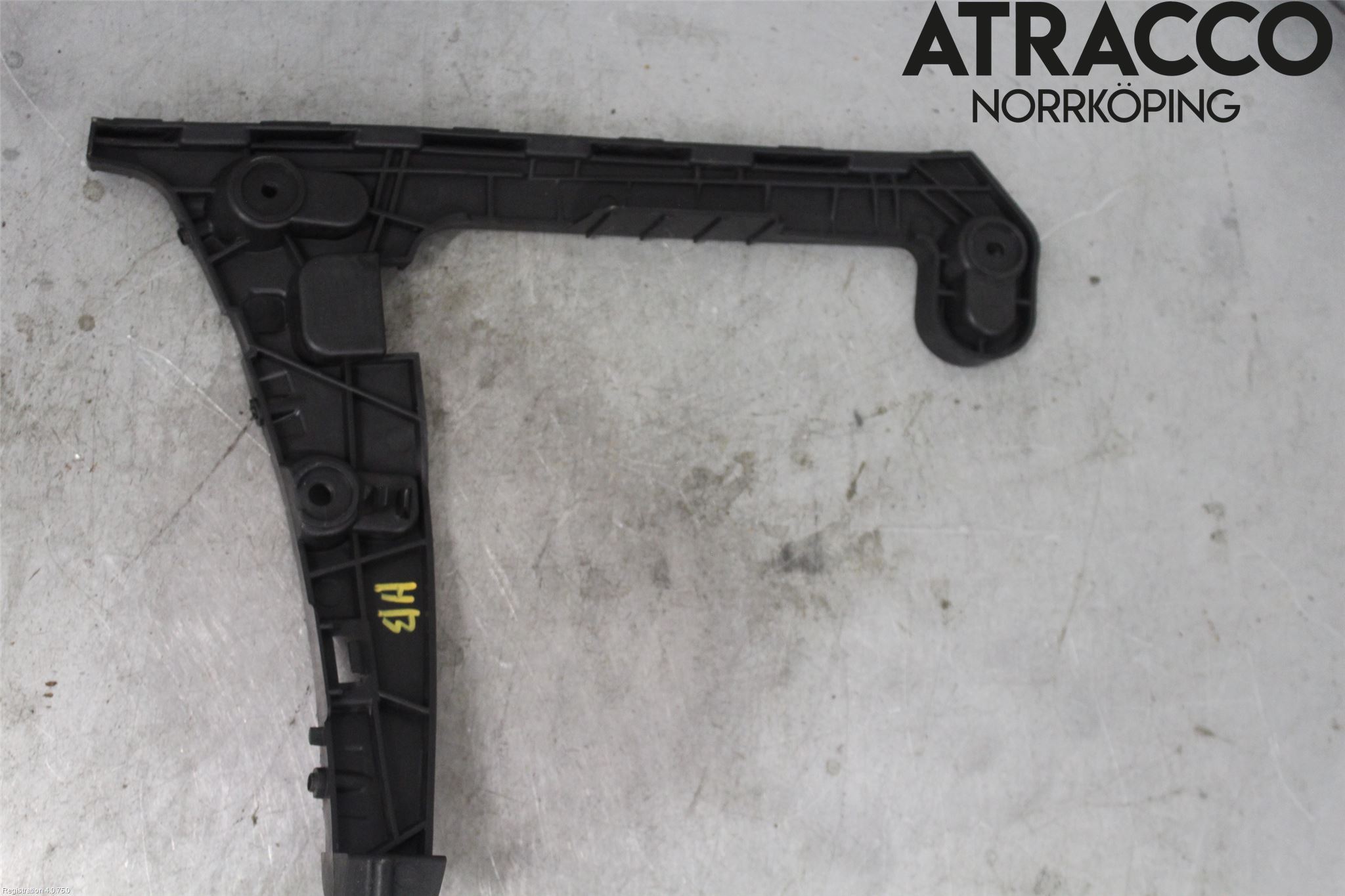 Audi A4/S4 B9 16-19 Stötfångarfäste Bak Hö