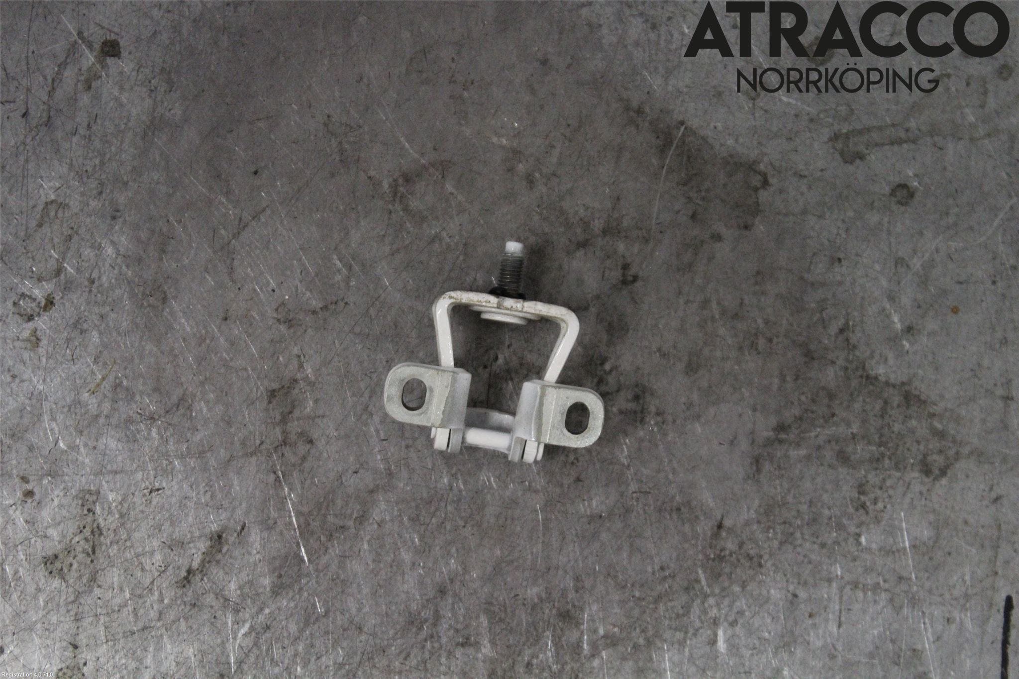 Audi A1 19- Bakluckegångjärn Vä