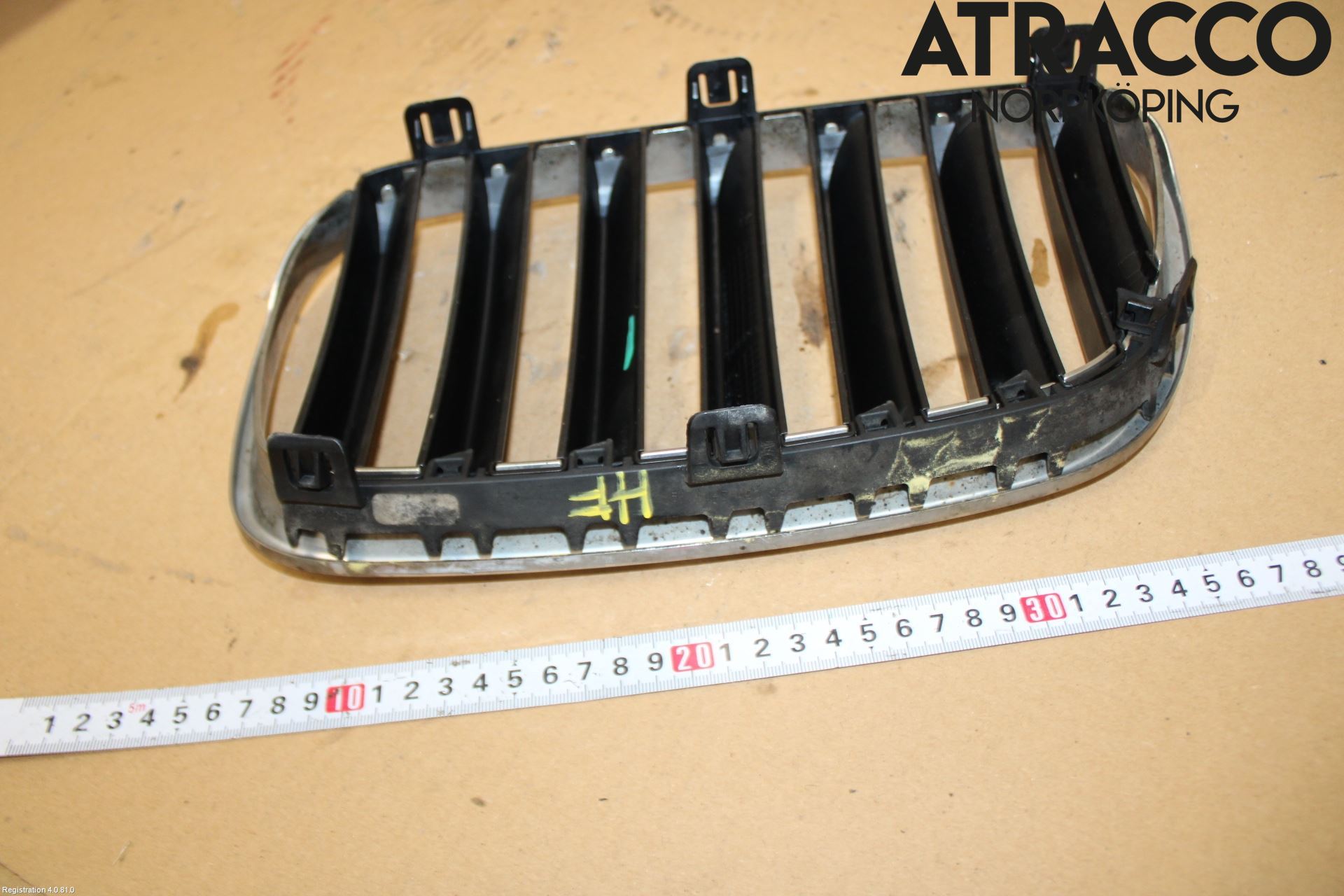 BMW X3 E83     03-10 Grilldel Höger