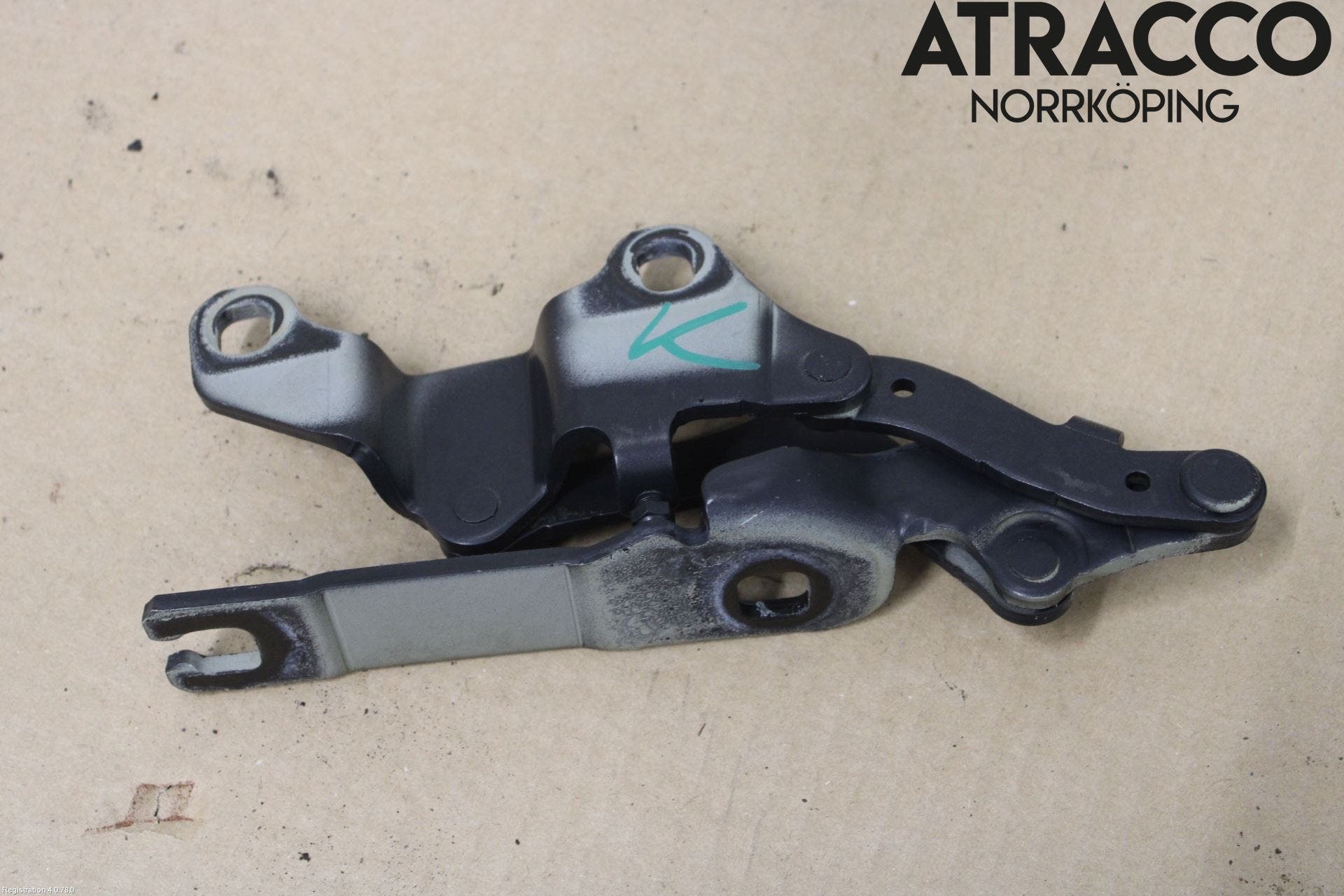 BMW 3 E90/91 SED/TOU 05-12 Huvgångjärn