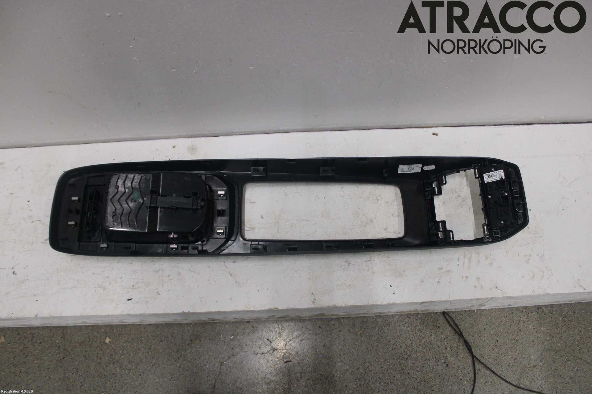 Volkswagen VW ID.4 21- Instrumentkonsoll Mitt
