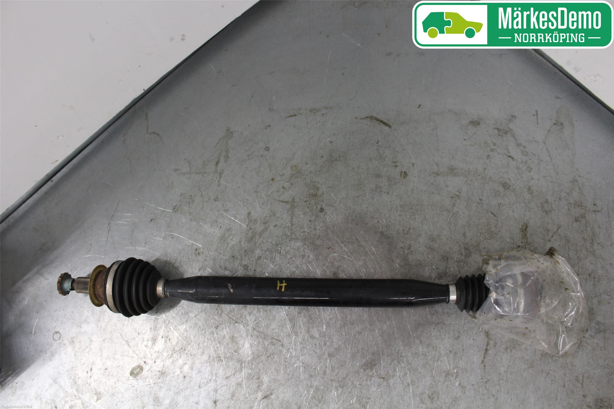 Volkswagen VW POLO 10-17 Drivaxel Fram Höger
