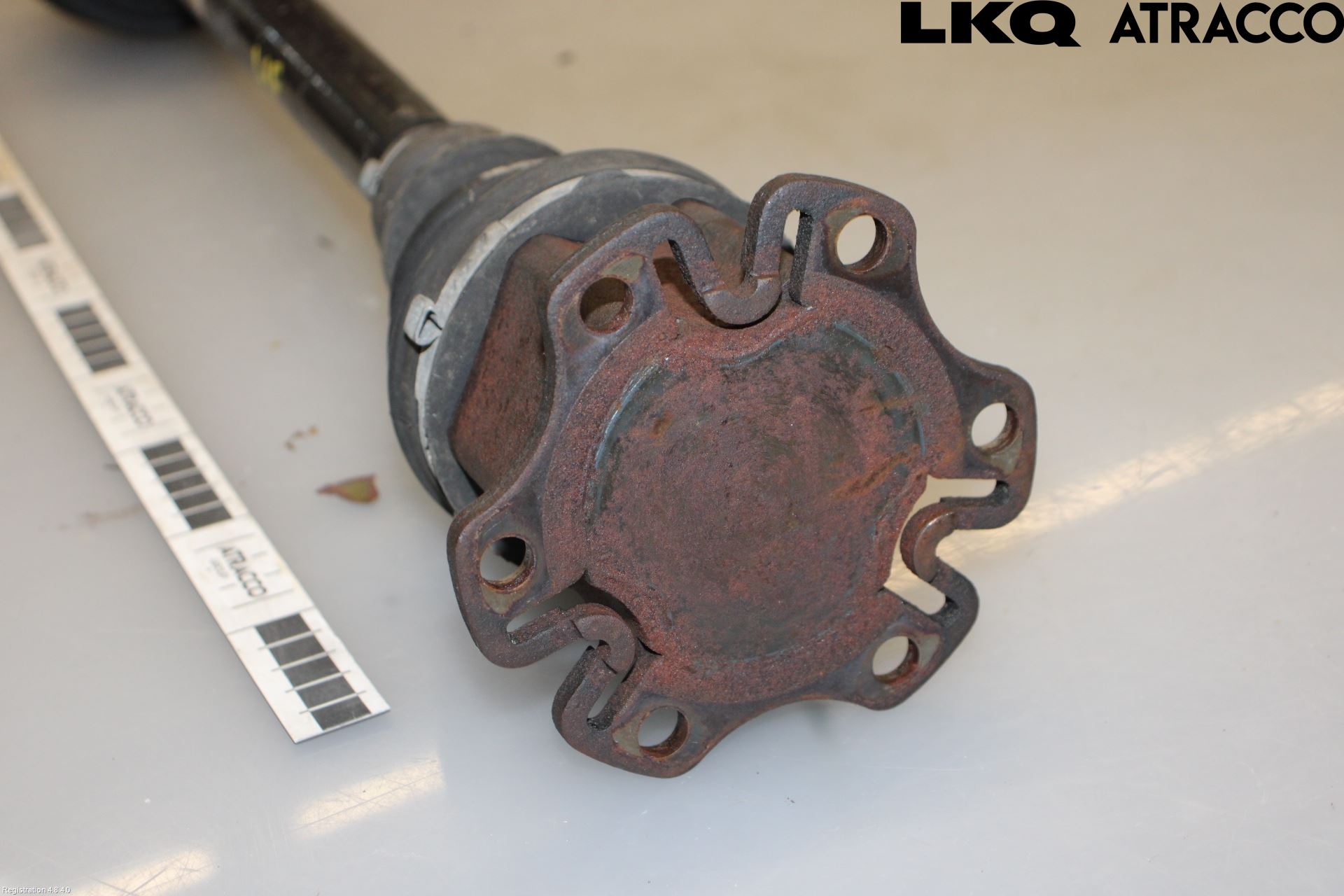 Audi A4/S4 01-05 Drivaxel Fram Höger