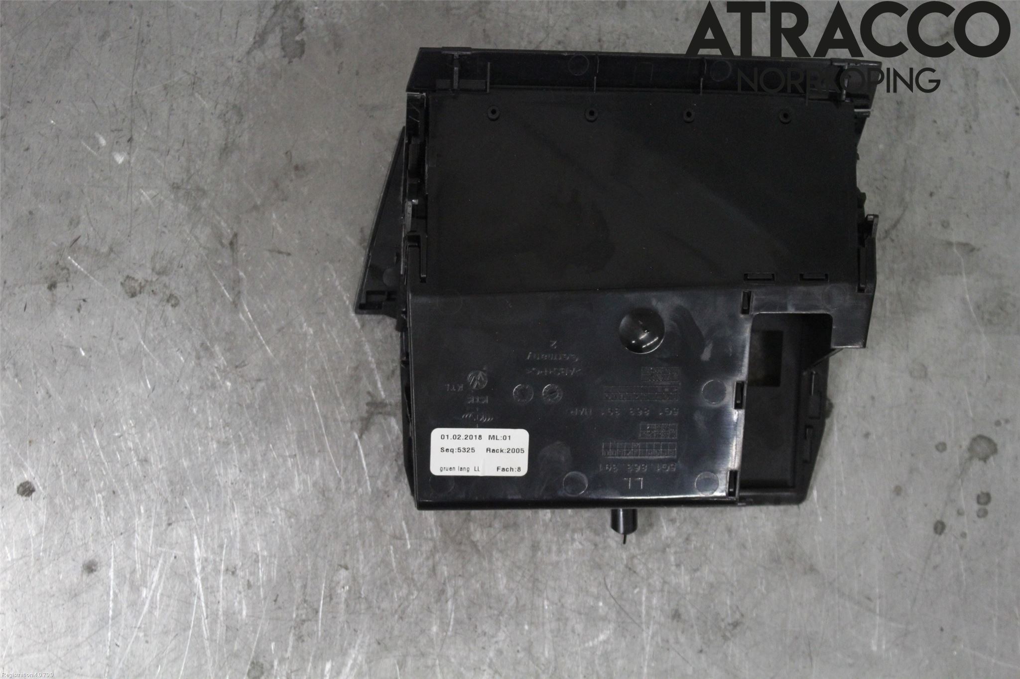 Volkswagen VW GOLF / E-GOLF VII 13-20 Instrumentbräda Förvaringsfack