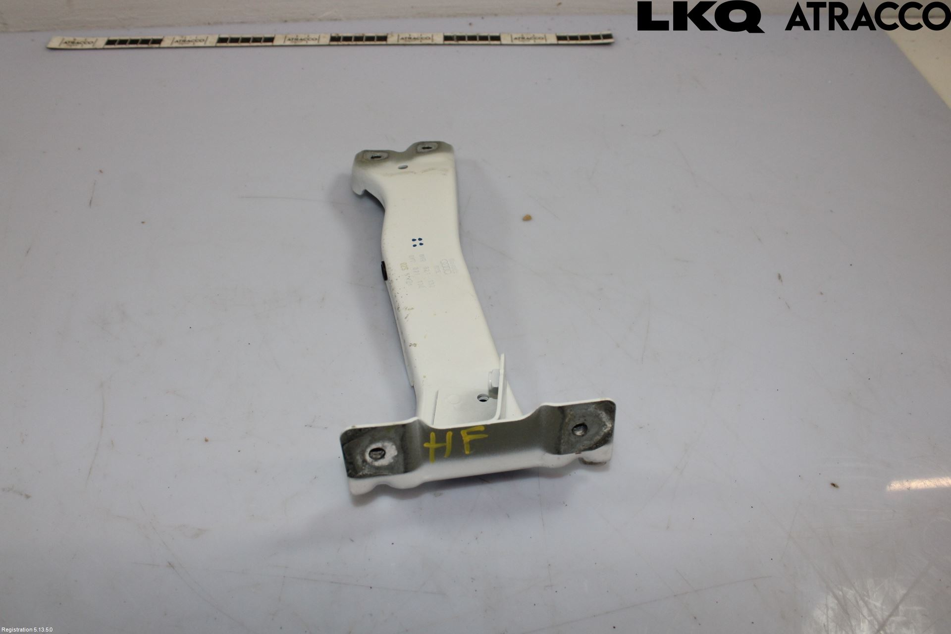 Audi A3/S3 8Y 21- Skärmfäste Fram Hö