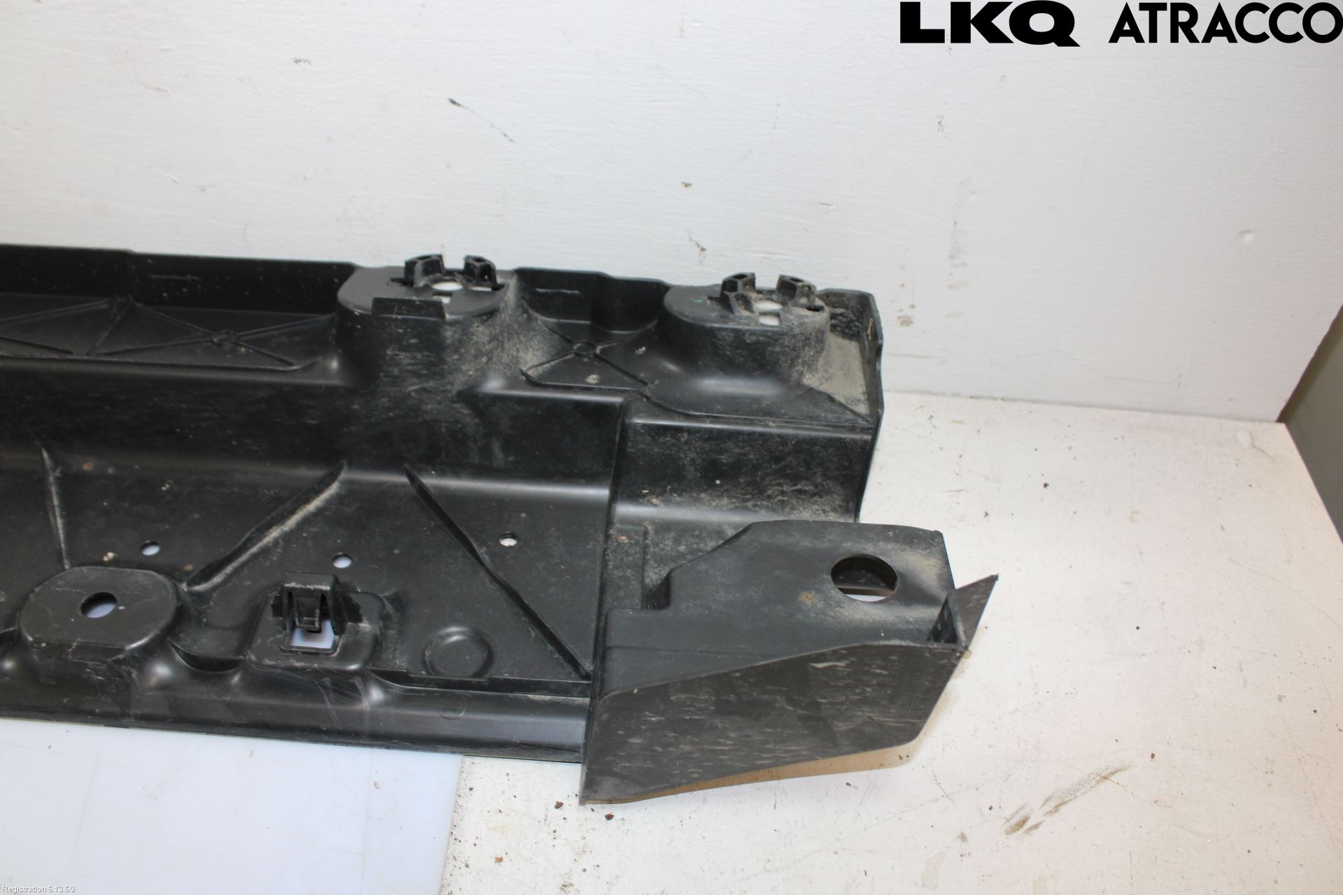 Citroen C3/E-C3 24- Hasplåt Plåt-Plast