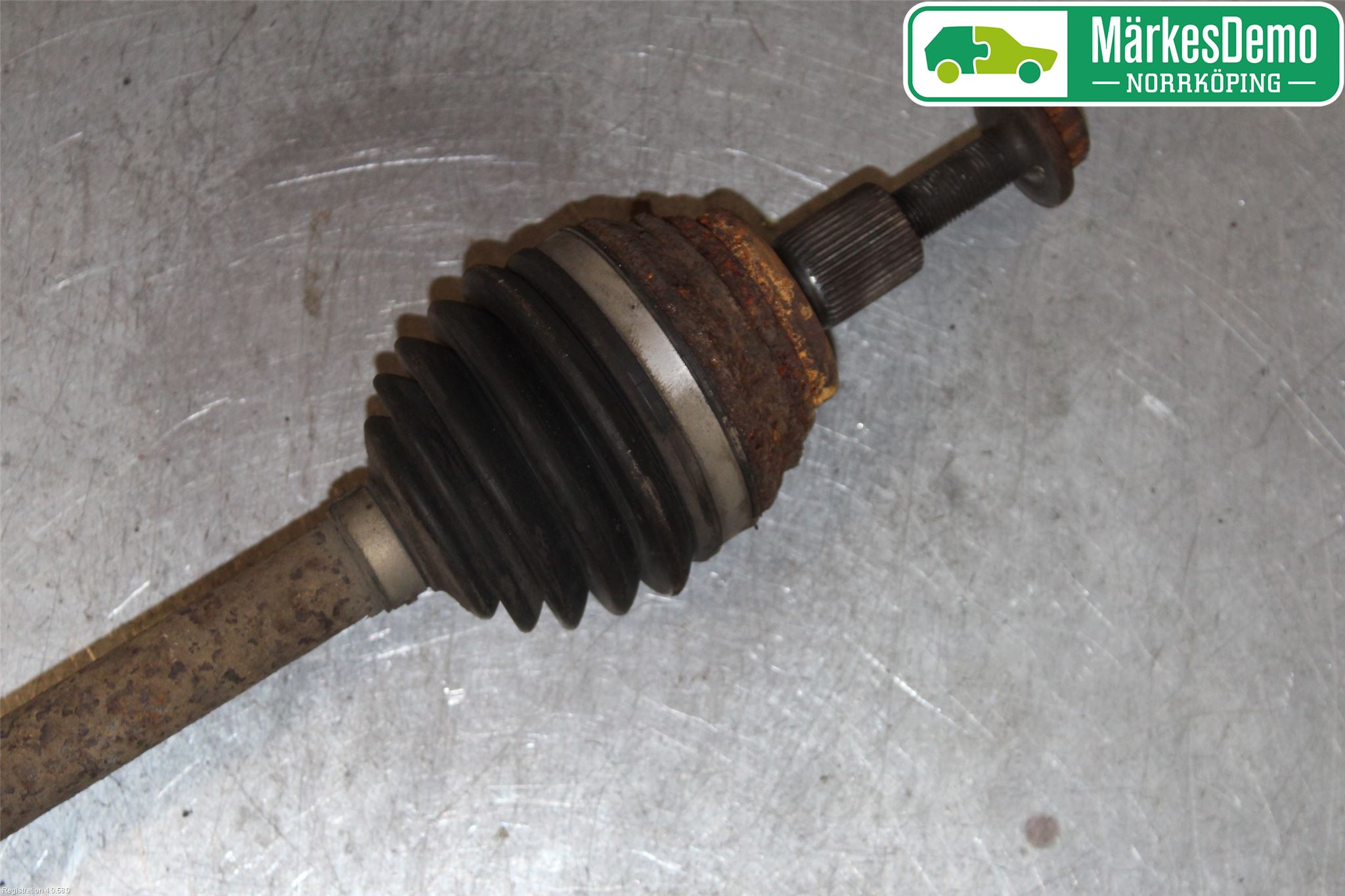 Volkswagen VW GOLF VI 09-13 Drivaxel Fram Vänster