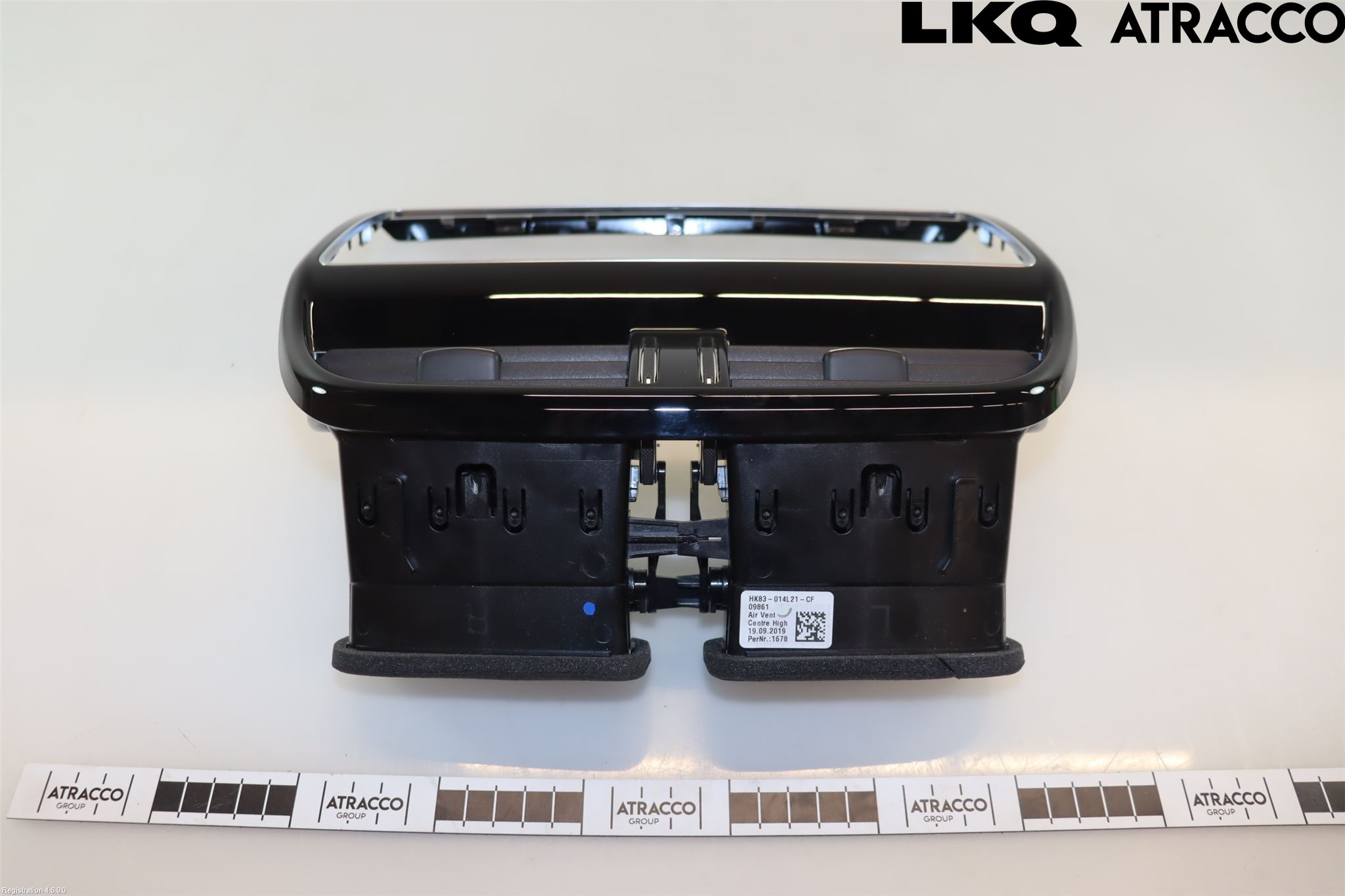 Jaguar F-PACE Instrument-Radio Sarg