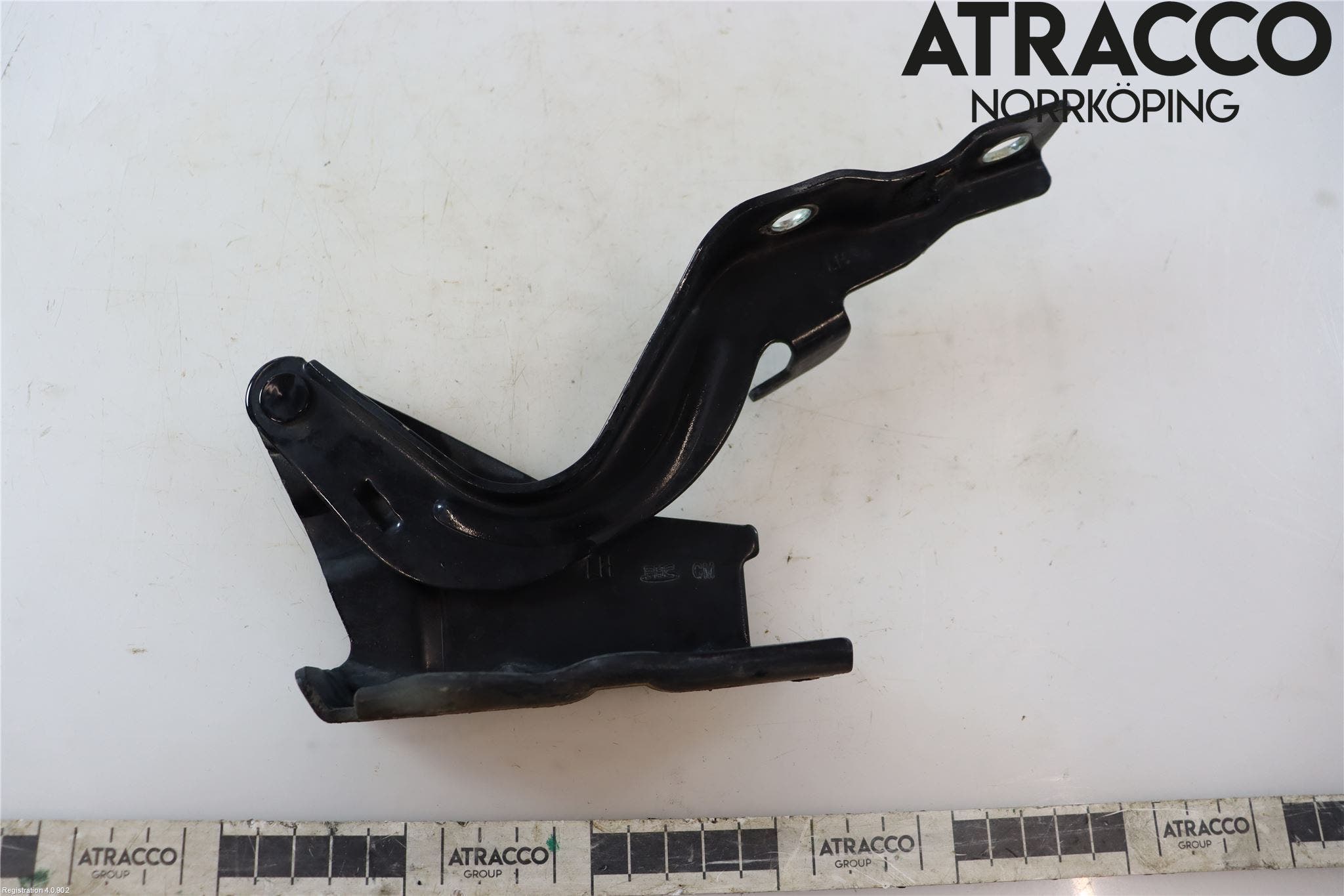 Hyundai SANTA FE 06-12 Huvgångjärn