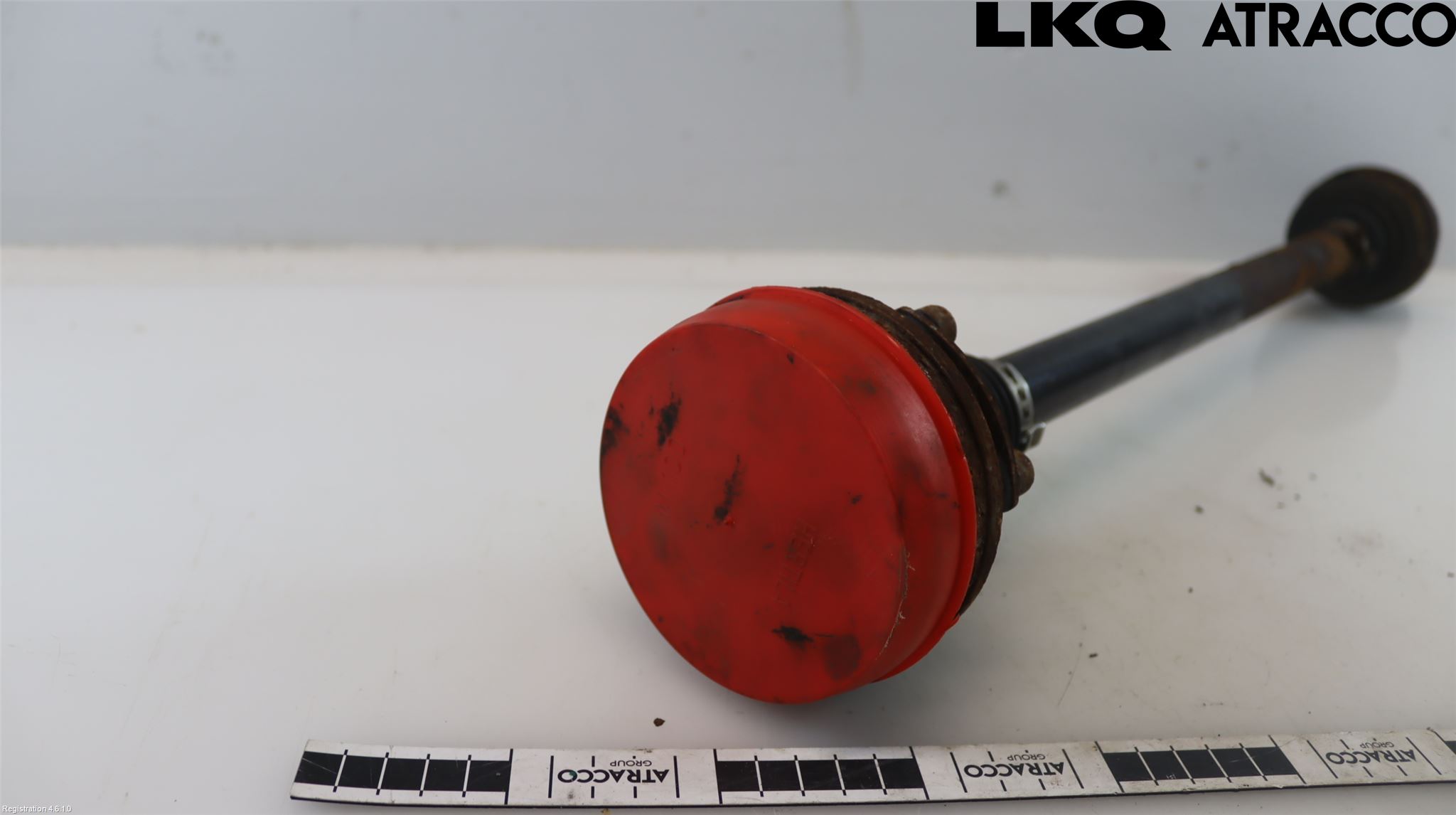 Volkswagen VW PASSAT 15-19 Drivaxel Bak Höger