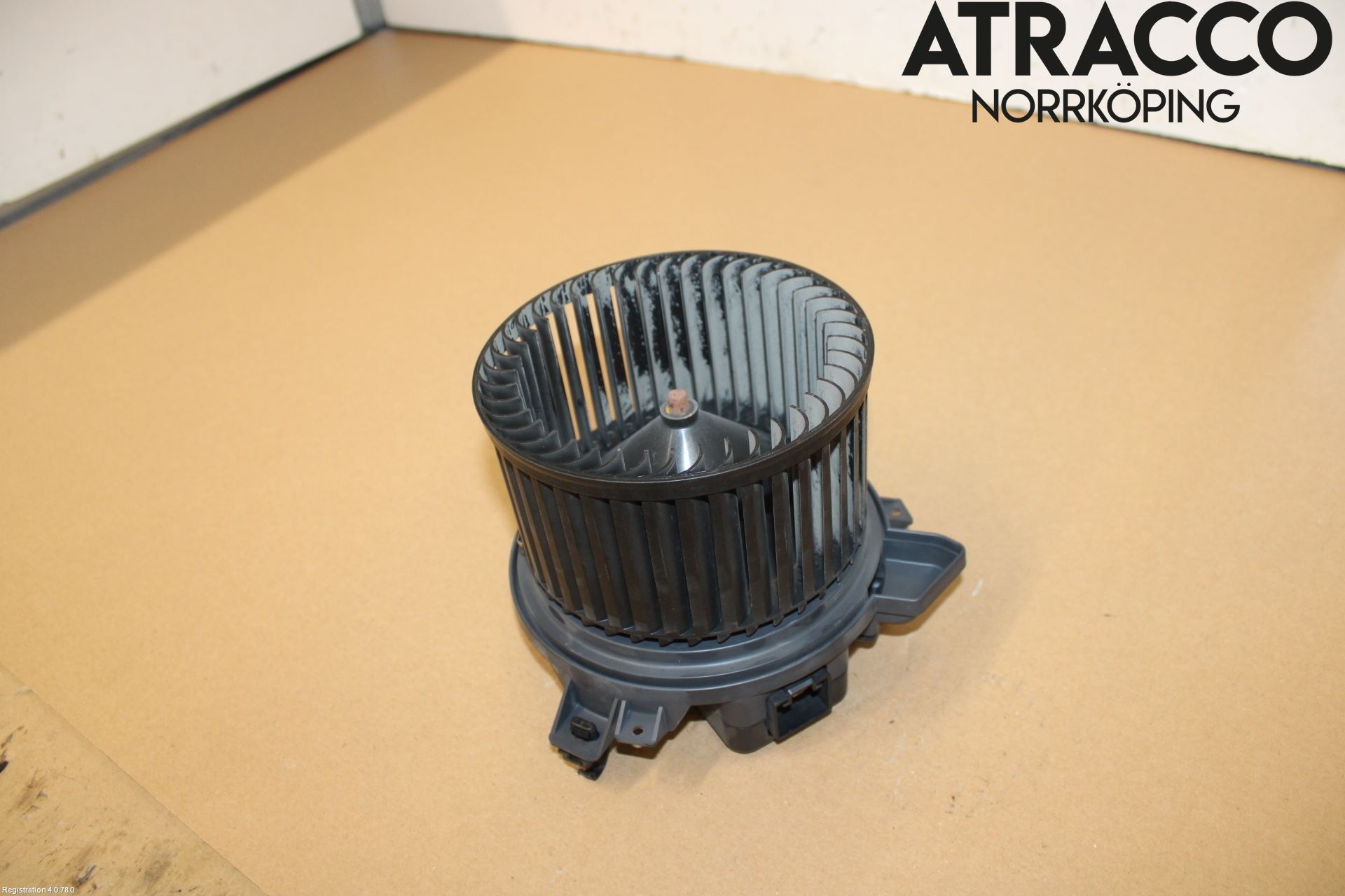 Tesla MODEL 3 17- Värmefläkt