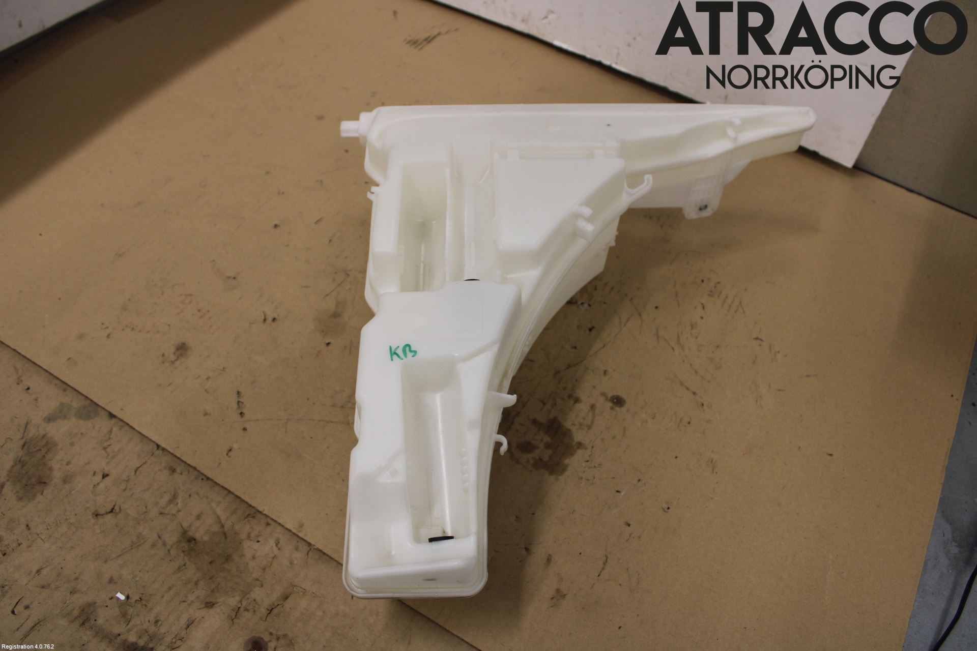 Audi A6 F2/C8 19- Spolartank Vindruta-Strål