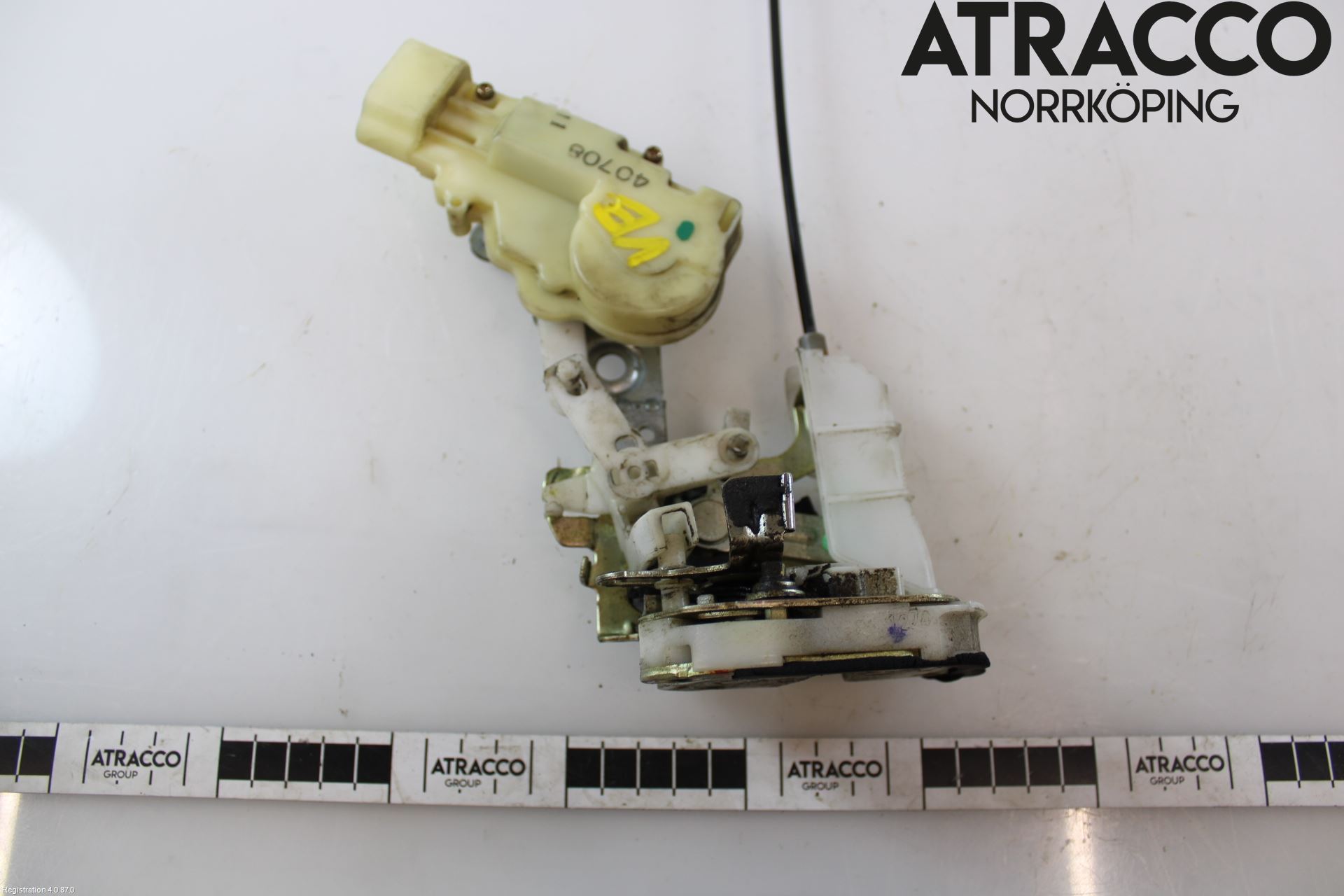 Toyota YARIS VERSO P1 00-05 Låskista-Dörrlås