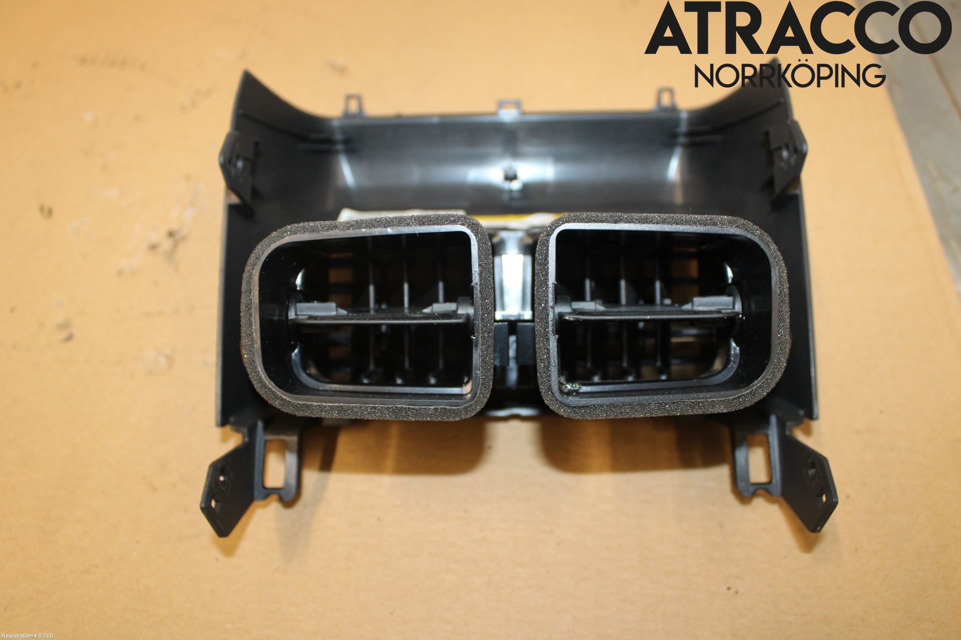 Landrover LAND ROVER RANGE ROVER EVOQUE (L551) 19- Defrosterkanal-Munstycke