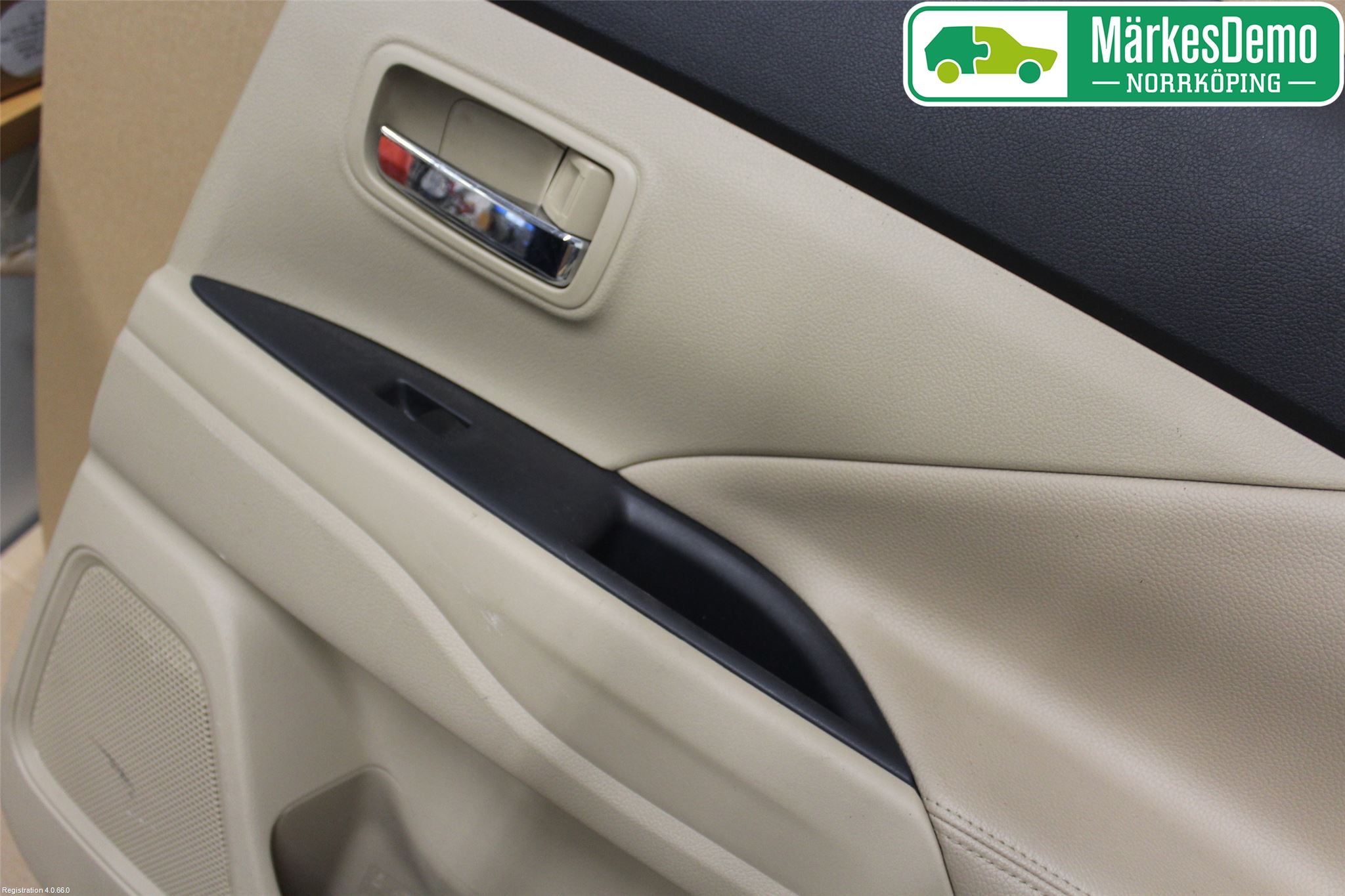 Mitsubishi OUTLANDER 13-21 Dörrklädsel Hö