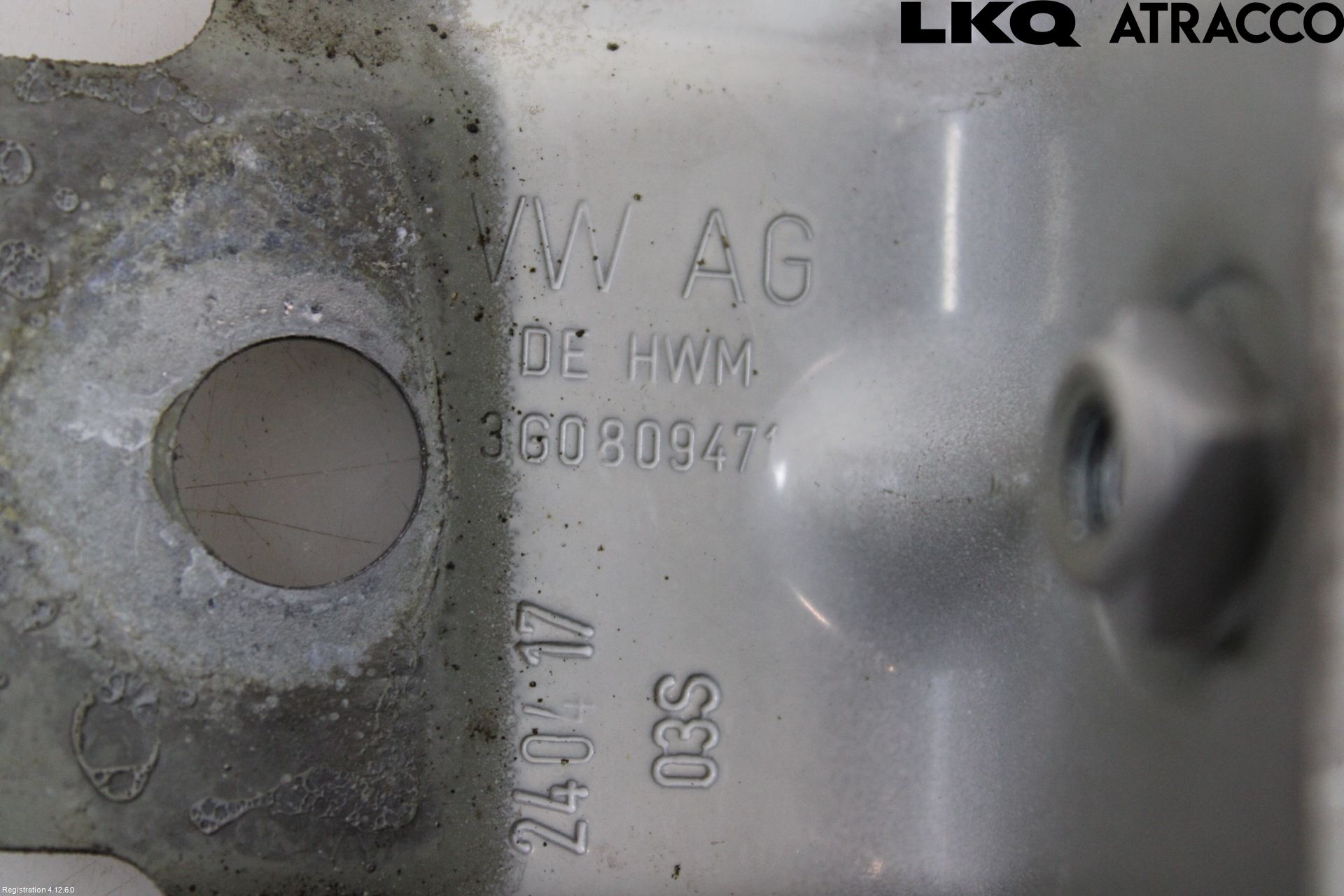 Volkswagen VW PASSAT 15-19 Skärmfäste Fram Hö