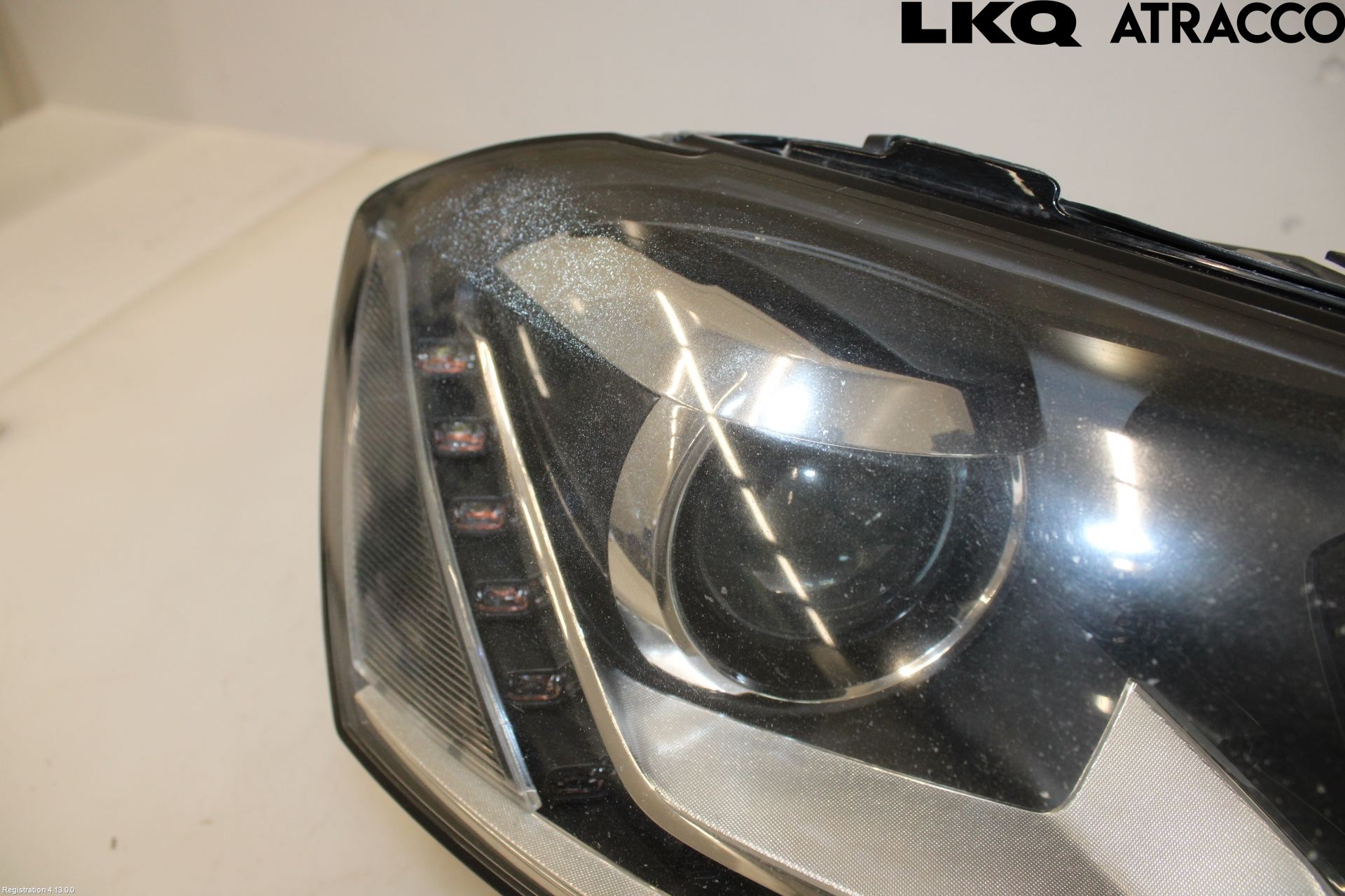 Volkswagen VW PASSAT 11-14 Strålkastare Höger