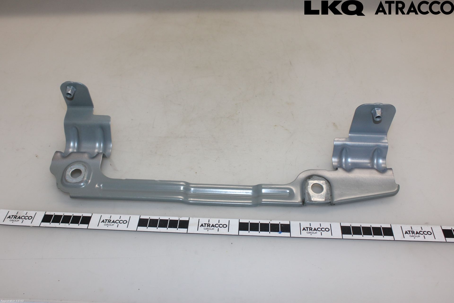 Audi A6 F2/C8 19- Skärmfäste Fram Vä