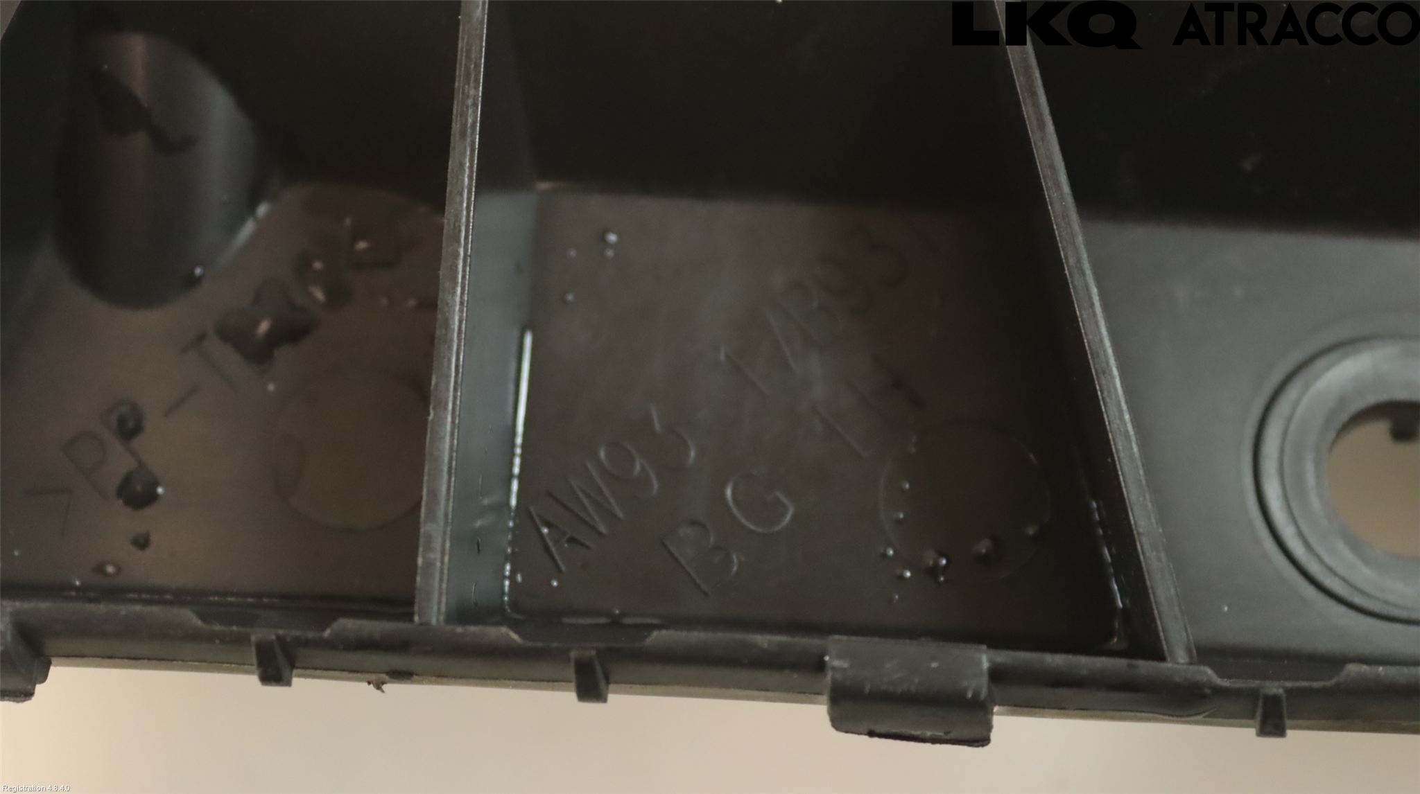 Jaguar XJ X351        10- Stötfångarfäste Bak Vä