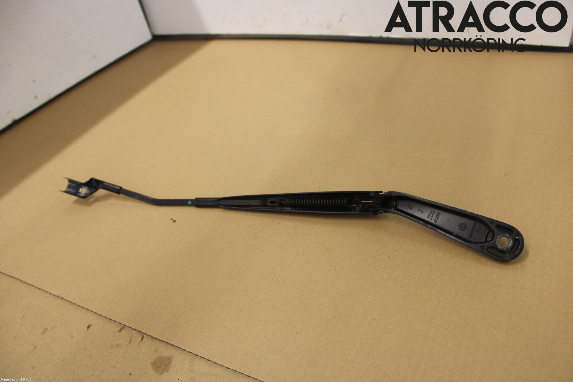 Jaguar XE (X760) 15-24 Torkararm Armar Vindruta