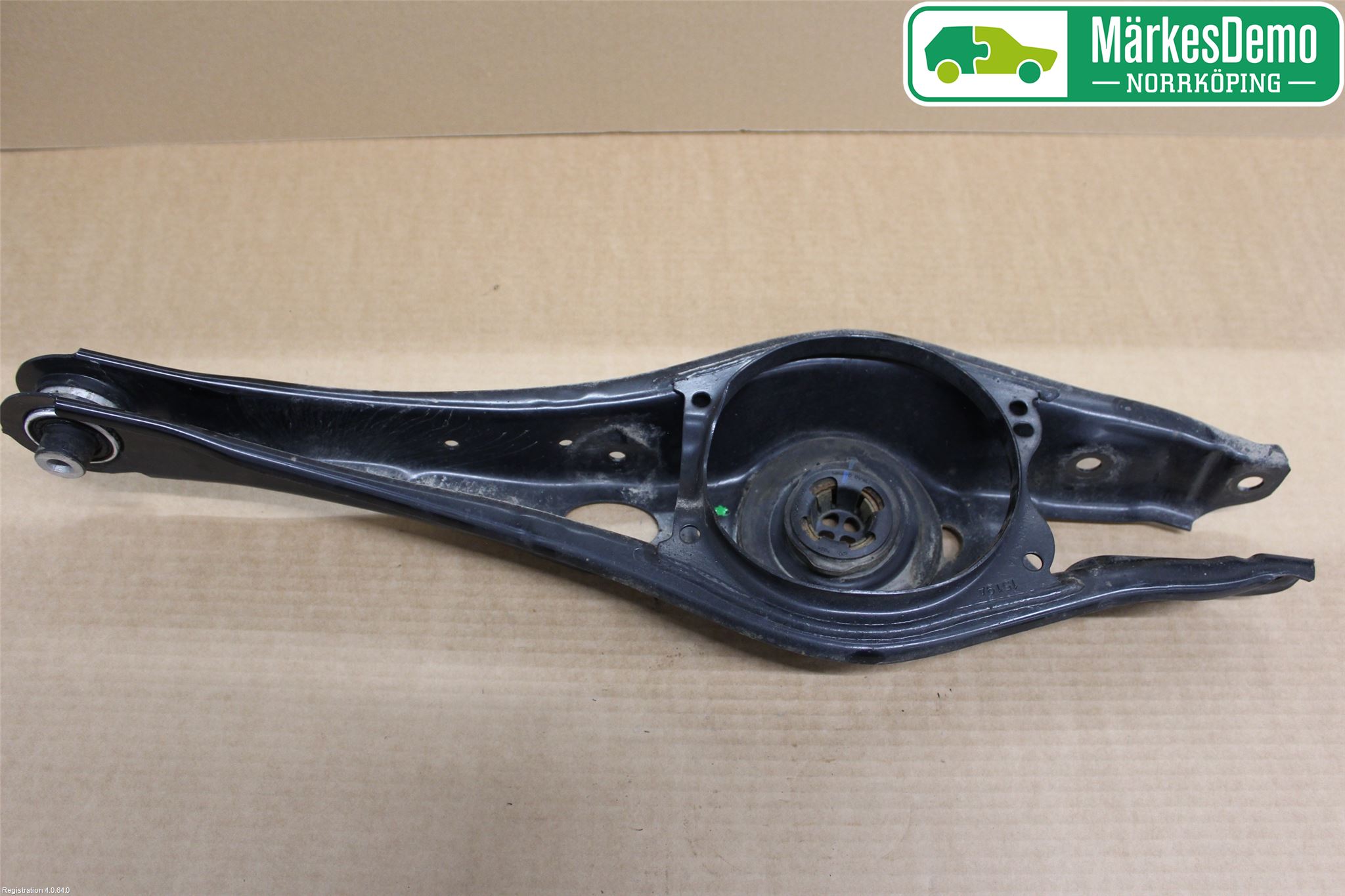 Volkswagen VW GOLF / E-GOLF VII 13-20 Bärarm Bak Höger
