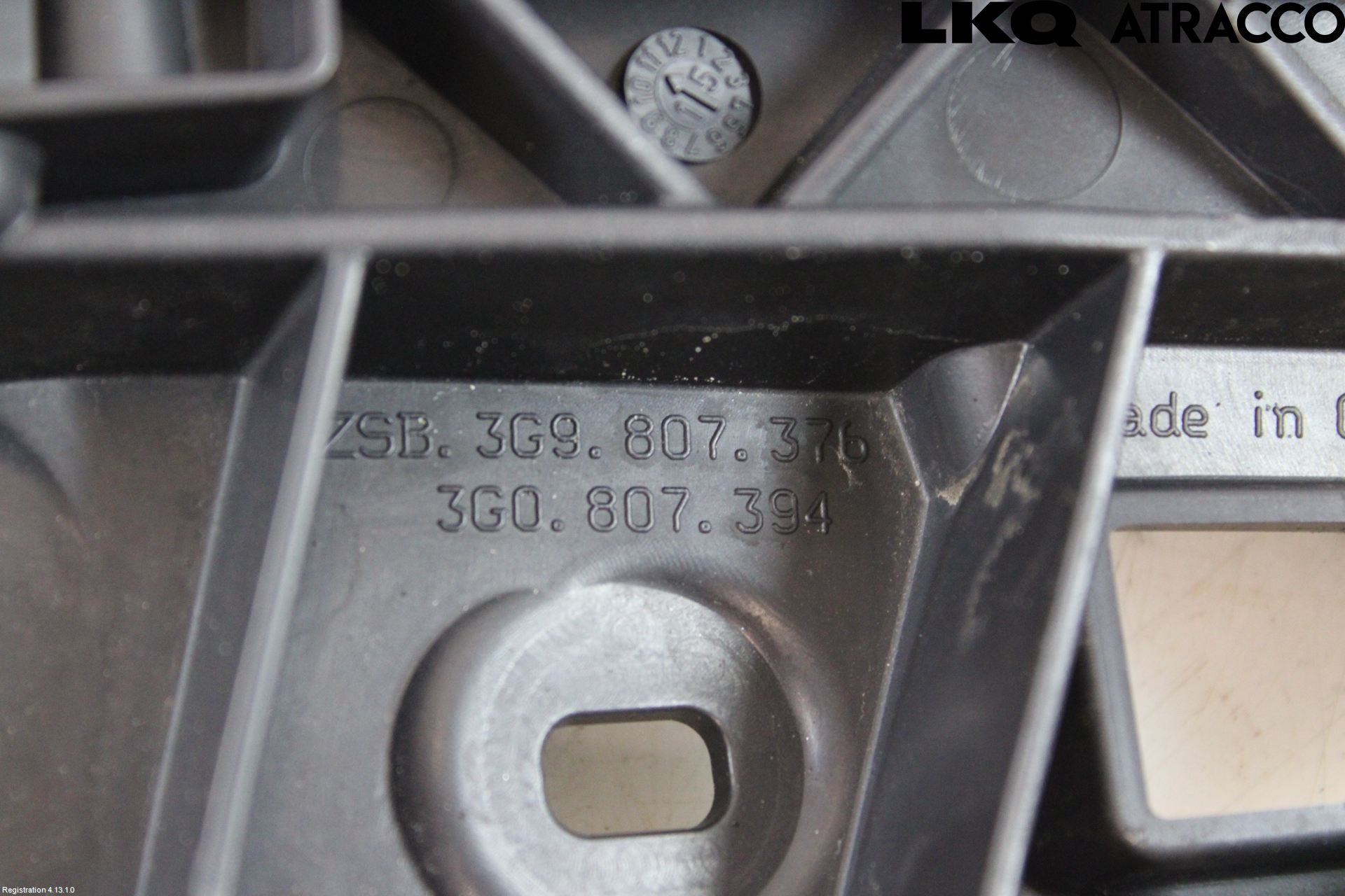 Volkswagen VW PASSAT 15-19 Stötfångarfäste Bak Hö