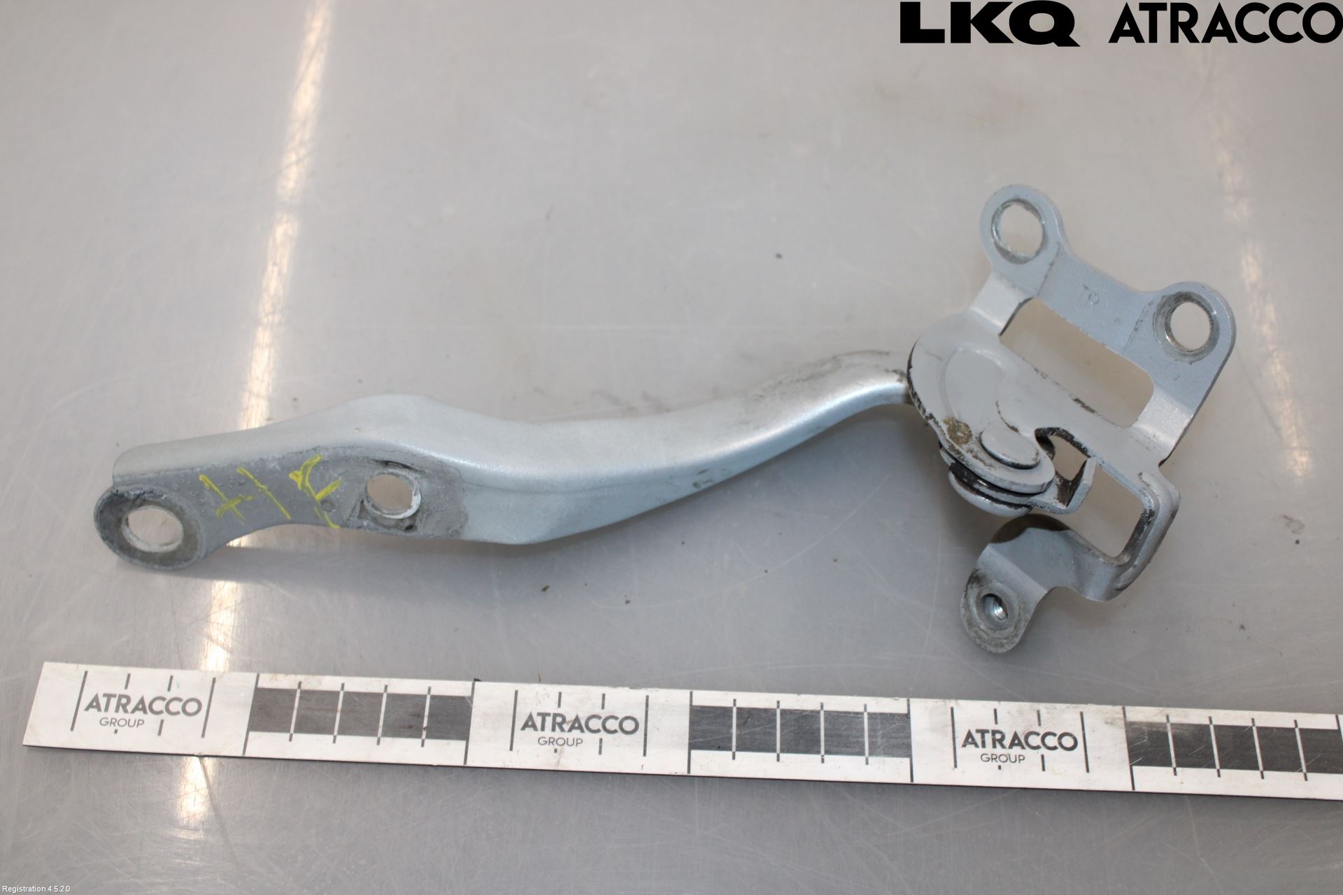 Toyota AYGO 06-14 Bakluckegångjärn Hö