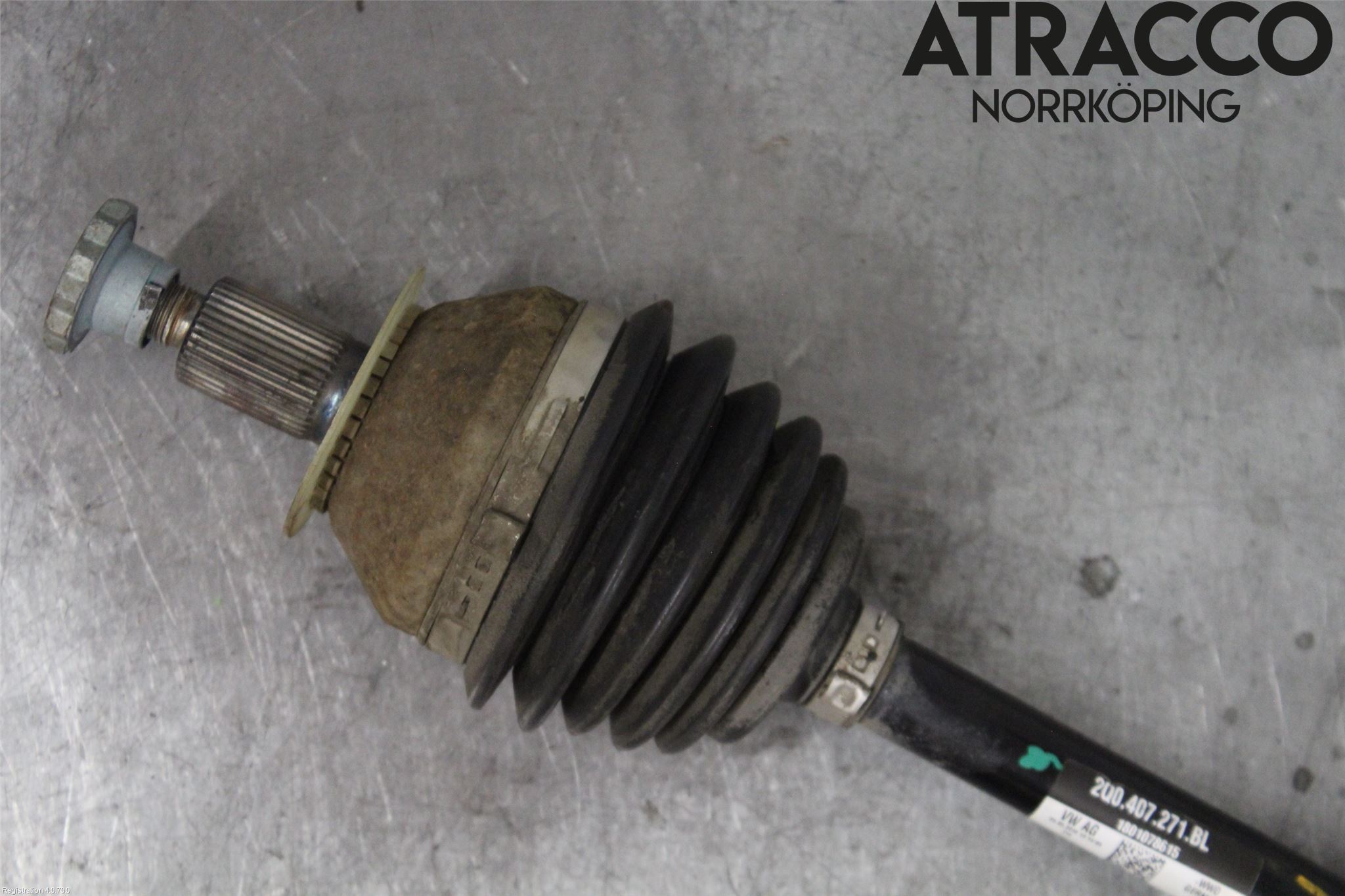 Volkswagen VW POLO VI 18->> Drivaxel Fram Vänster