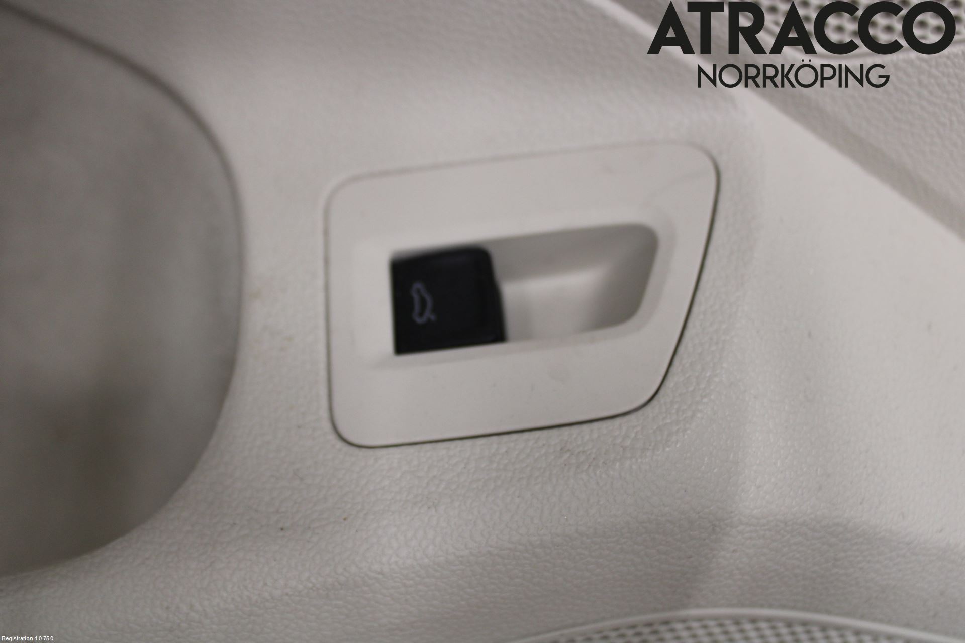 Volkswagen VW PASSAT 15-19 Dörrklädsel Vä