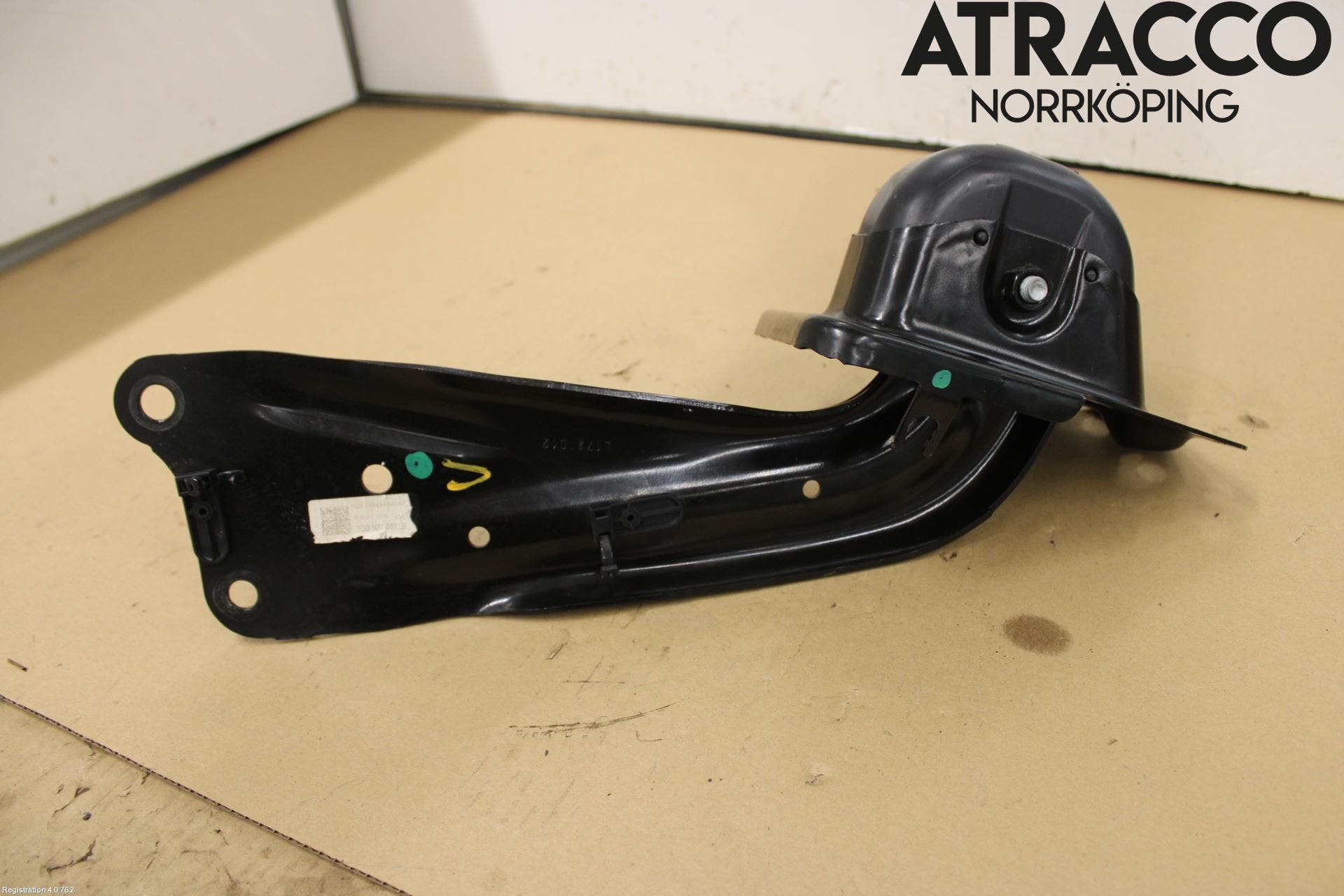 Volkswagen VW ARTEON 17- Bärarm Bak Höger