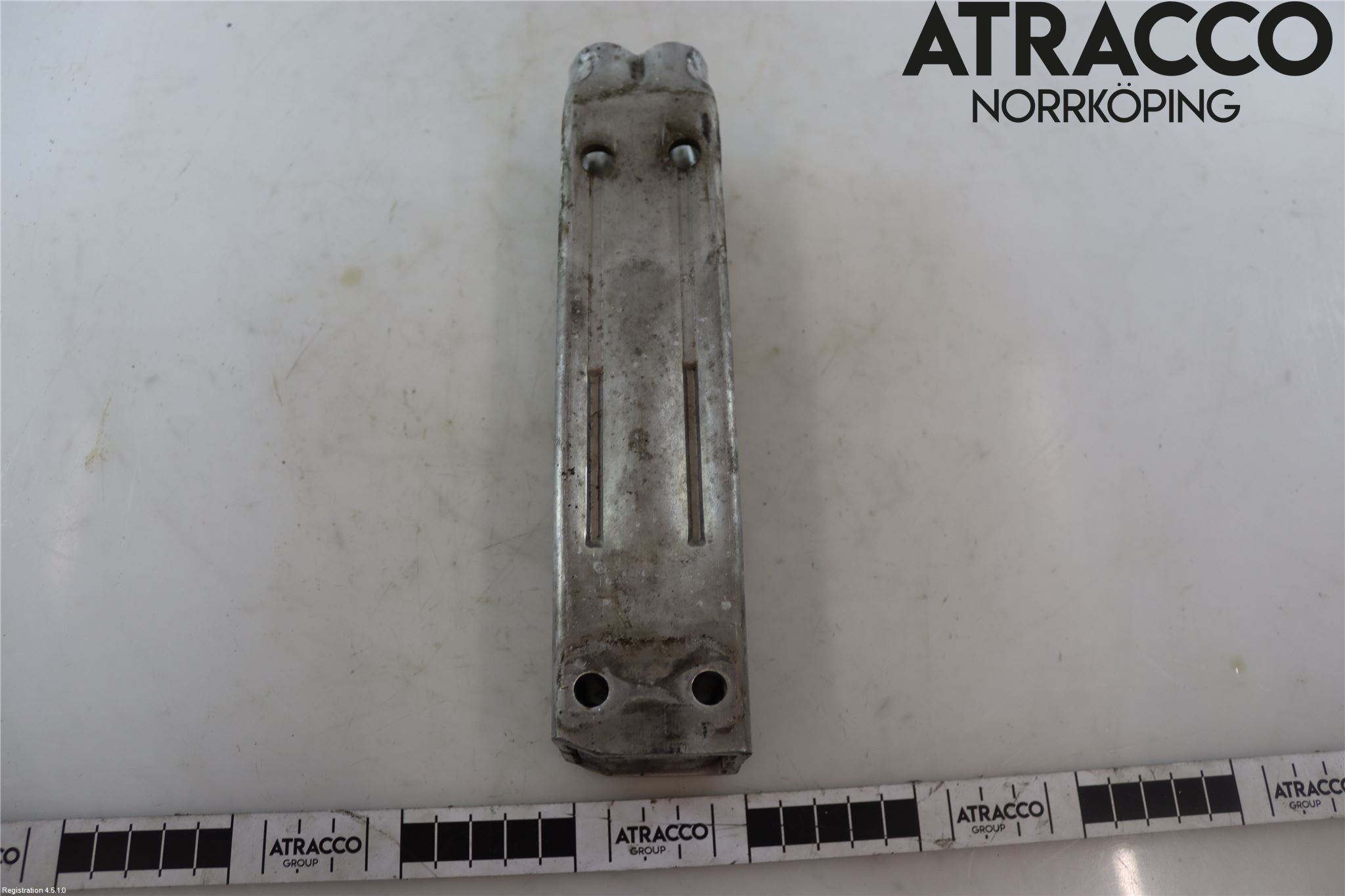 Audi A6/S6     05-11 Stötfångarbärjärn Fram